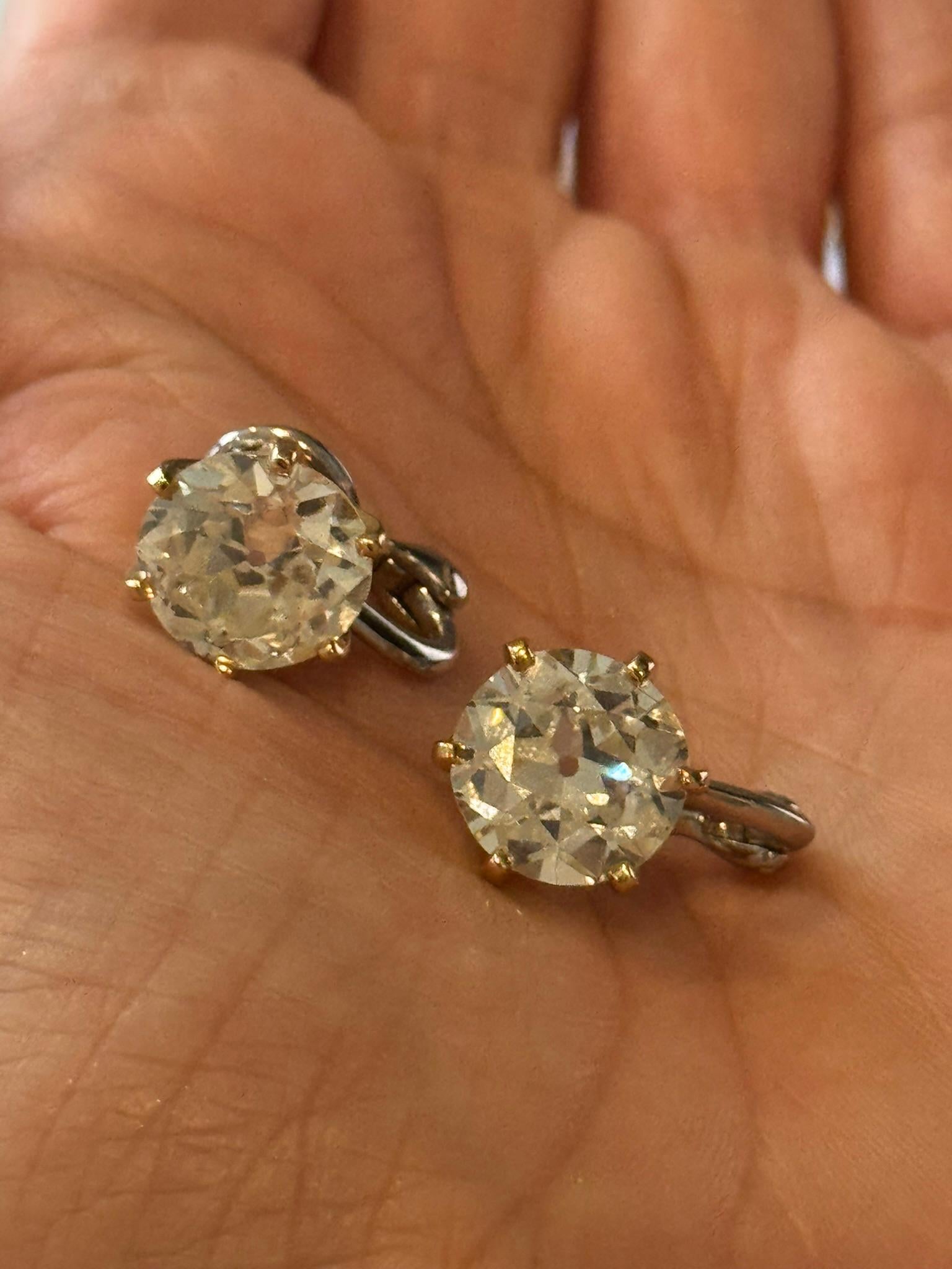 11,46 Karat. Ein gut abgestimmtes Paar alt-europäischer Diamant-Ohrclips im Angebot 4