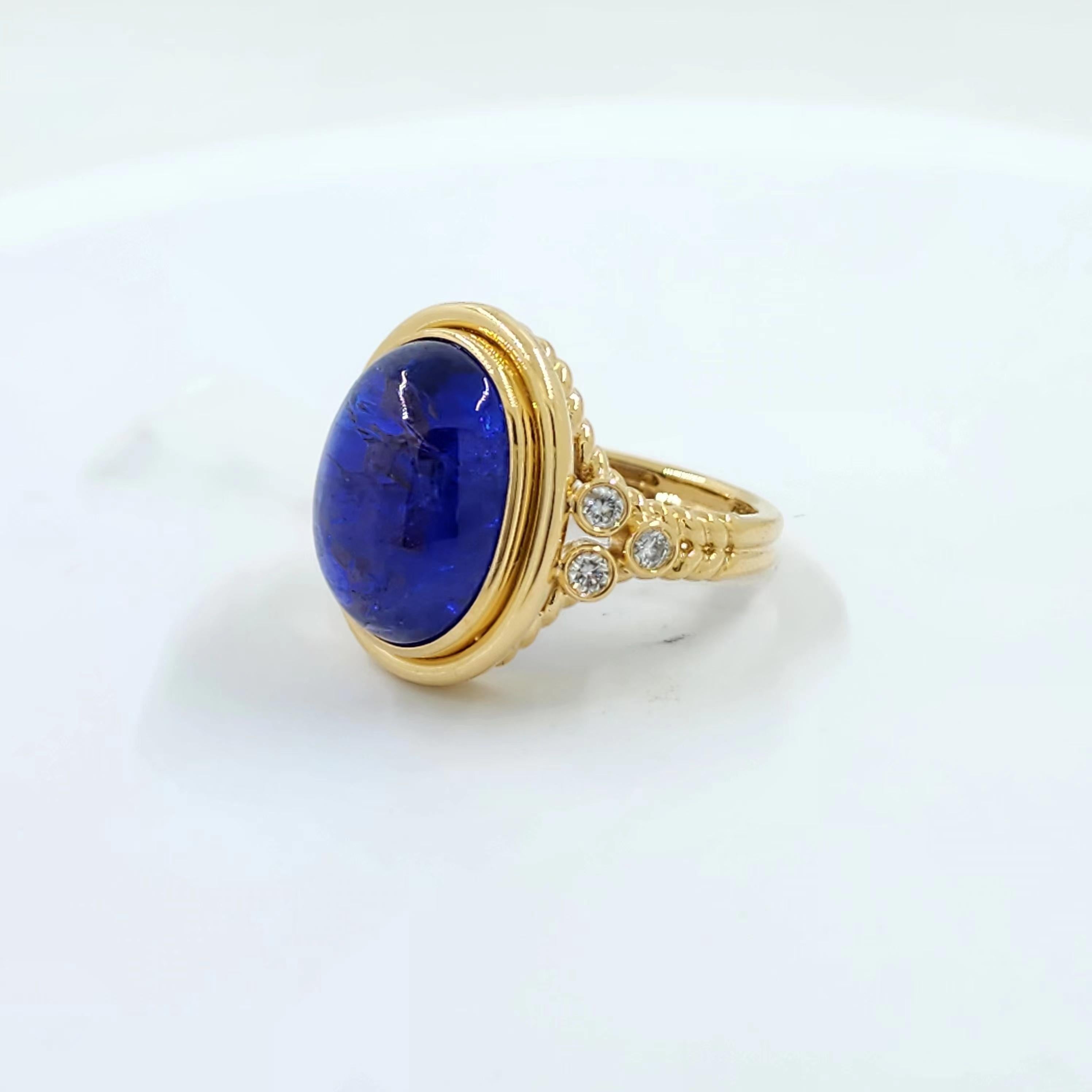 11.46Ct Cabochon Tanzanite Cocktail Ring in 18K Yellow Gold For Sale 3