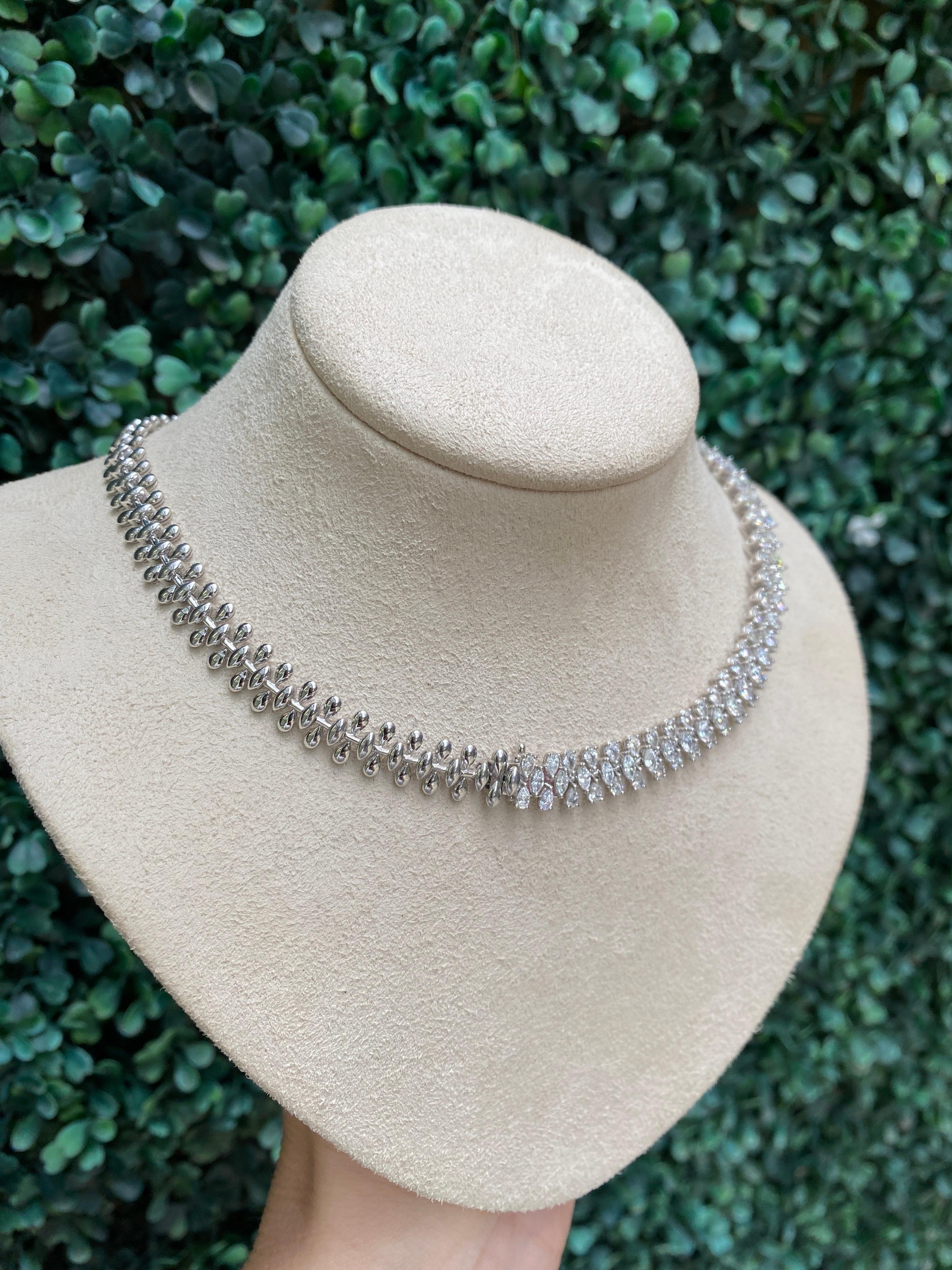 Collana in oro 18k con diamanti a forma di pera e marquise dal peso totale di 11,47 carati in vendita 9