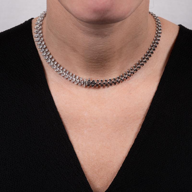 Collana in oro 18k con diamanti a forma di pera e marquise dal peso totale di 11,47 carati In condizioni Nuovo in vendita a Houston, TX