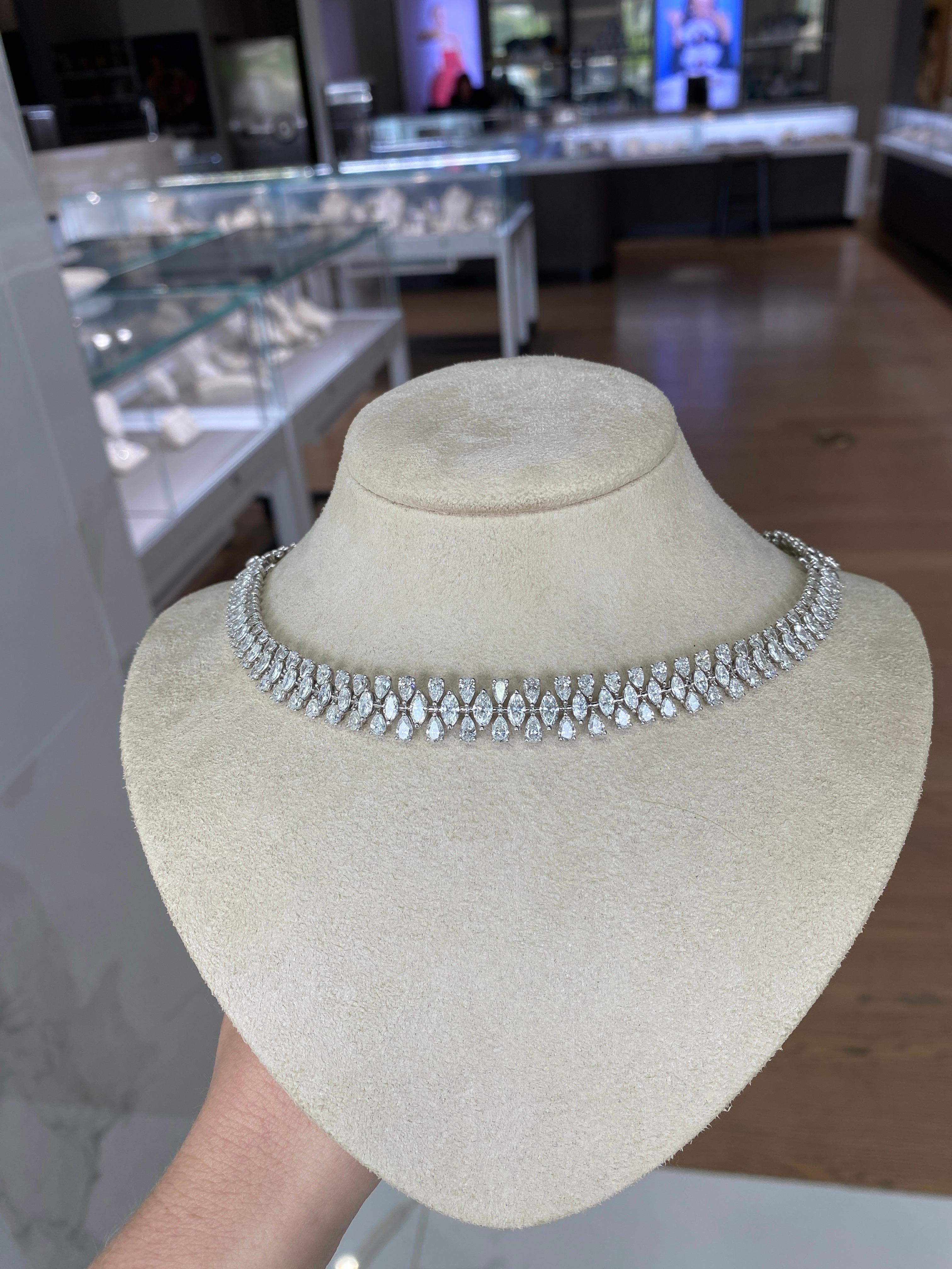 da uomo o donna Collana in oro 18k con diamanti a forma di pera e marquise dal peso totale di 11,47 carati in vendita