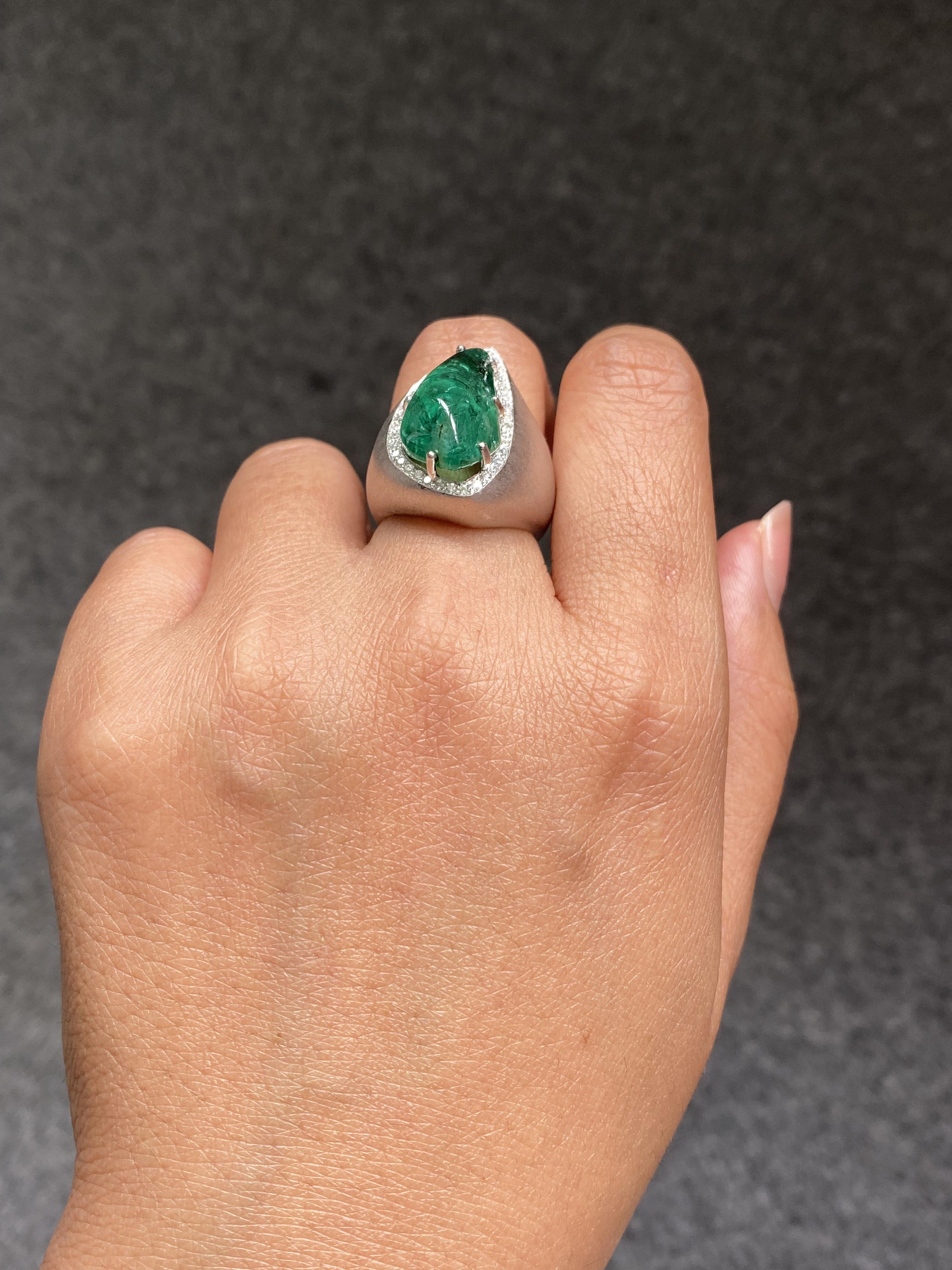 11,49 Karat Smaragd Cabochon und Diamant Unisex Cocktail Ring im Angebot 8