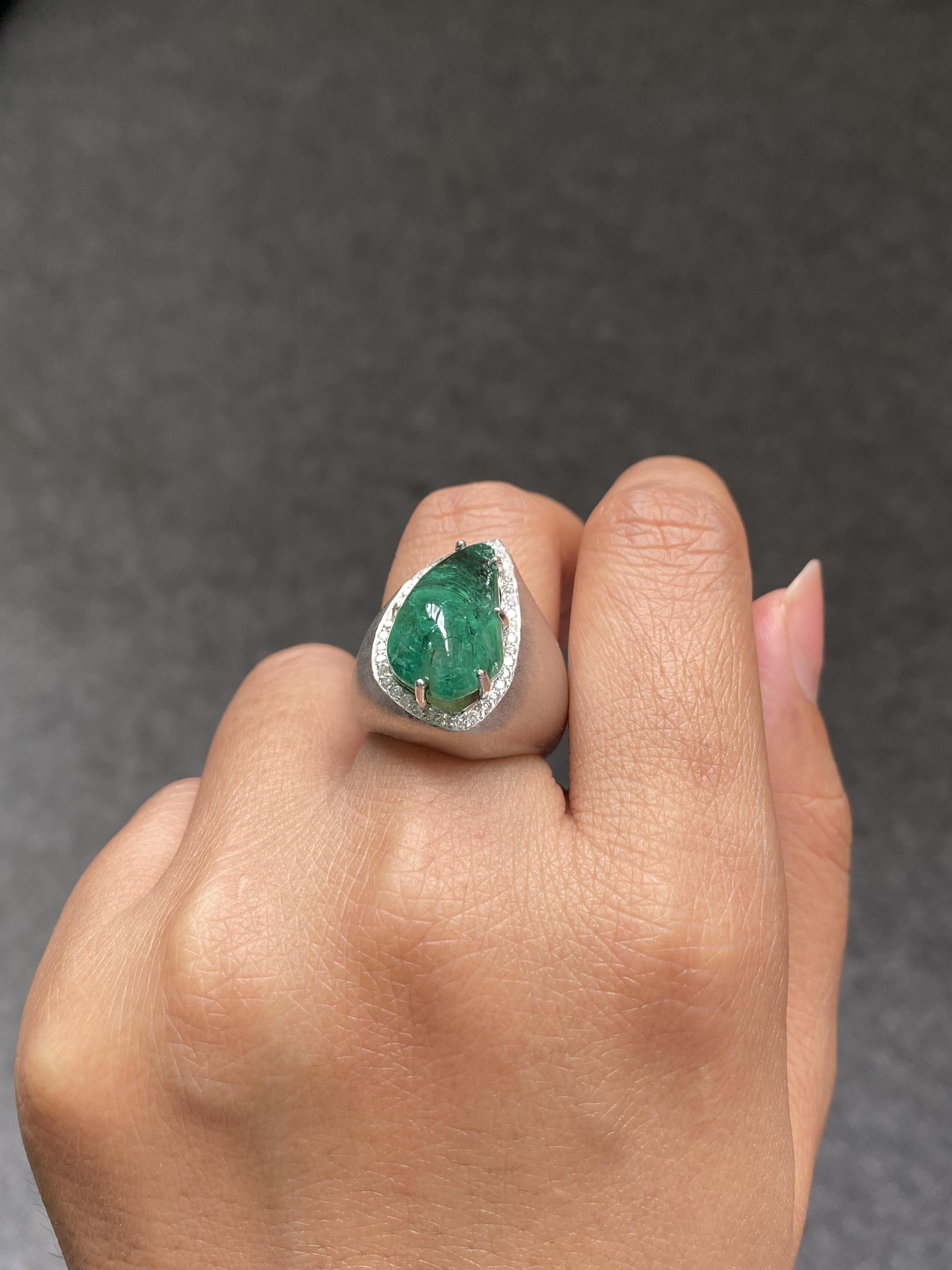 11,49 Karat Smaragd Cabochon und Diamant Unisex Cocktail Ring im Angebot 11