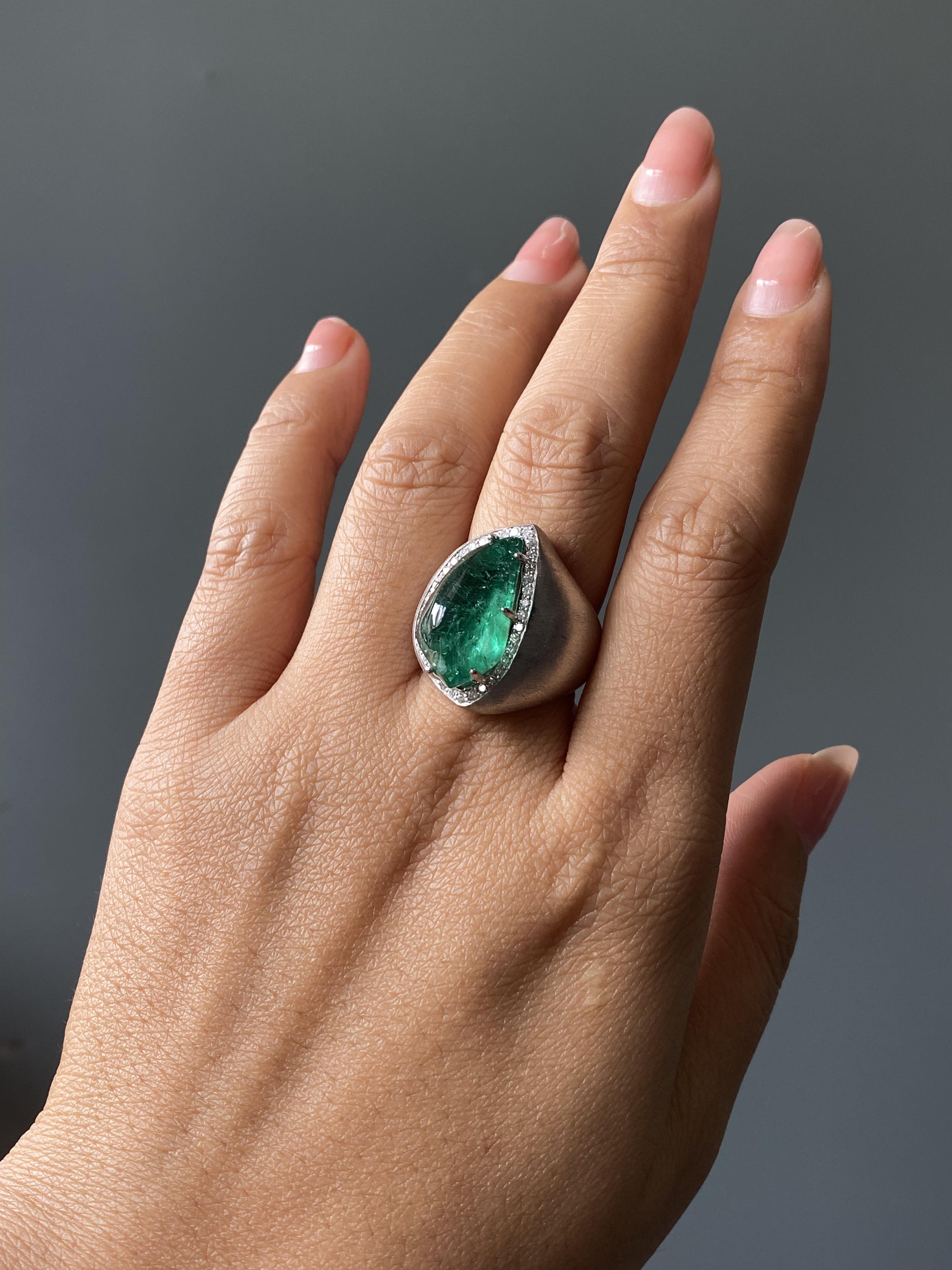 11,49 Karat Smaragd Cabochon und Diamant Unisex Cocktail Ring im Angebot 15