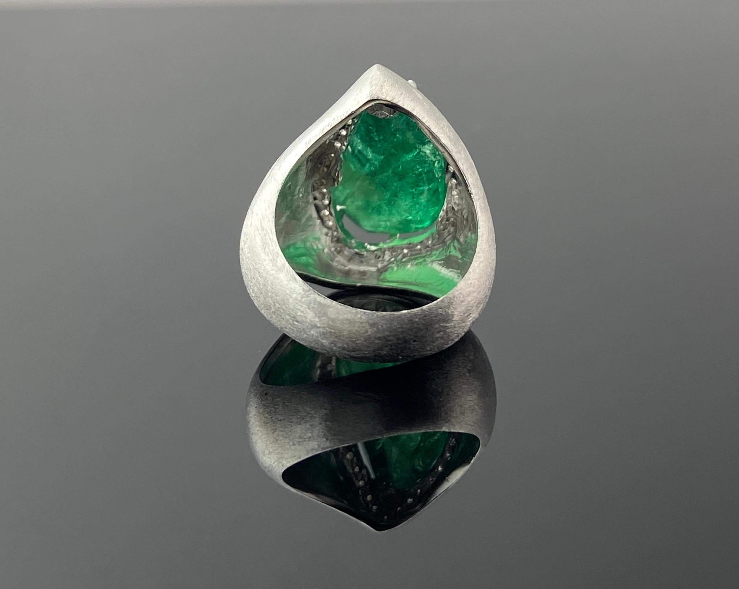 11,49 Karat Smaragd Cabochon und Diamant Unisex Cocktail Ring im Angebot 1