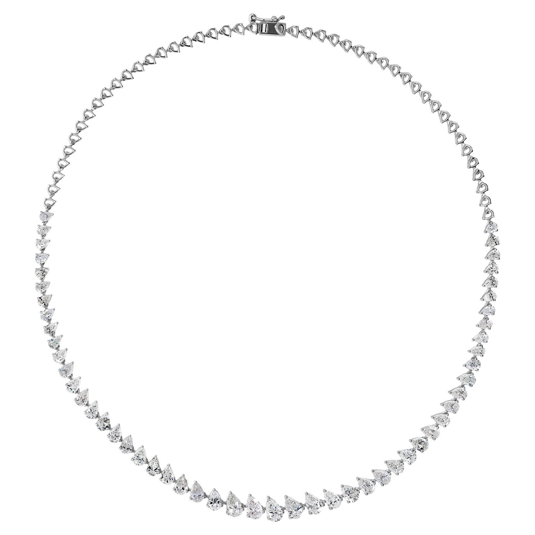 Collana tennis con diamanti a forma di pera di diverse dimensioni in oro bianco 18 carati, 11,49 carati