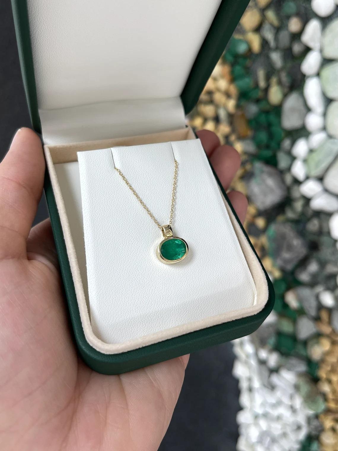 Women's or Men's 1.14ct 14K Natural Dark Green Oval Cut Solitaire Gold Bezel Pendant Necklace For Sale