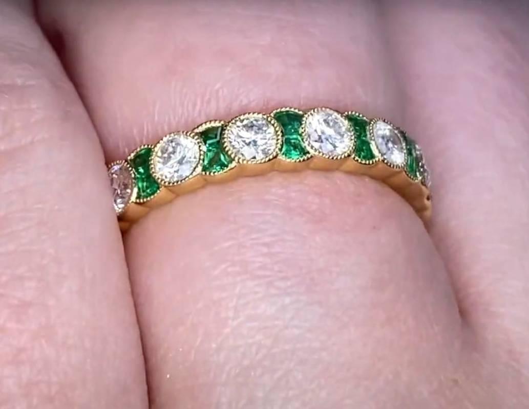 Women's 1.14ct Diamond & 0.44 Green Emerald Eternity Band Ring, 18k Yellow Gold For Sale