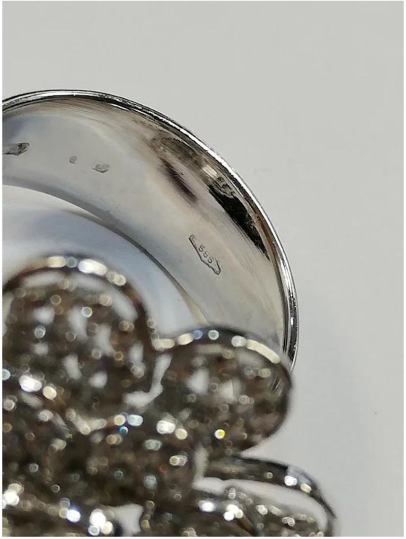 1.14 Carat Diamonds, White Gold, Flower Ring For Sale 1
