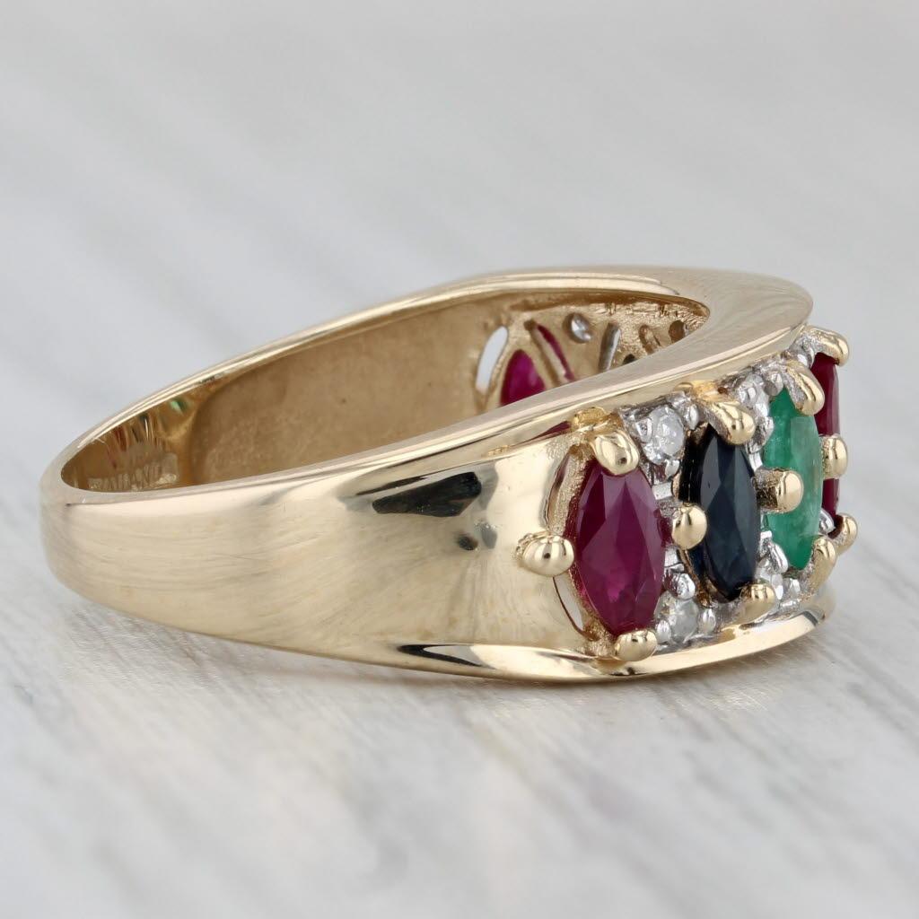 Bague multi-pierres 1,14 carat or jaune 14 carats émeraude saphir rubis diamant taille 8 Unisexe en vente