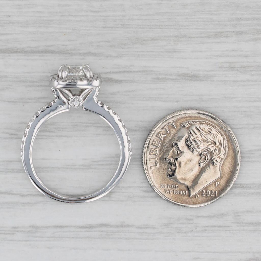 Anello di fidanzamento aureolato con diamante rotondo da 1,14 carati in oro bianco 14k, misura 5 GIA In condizioni buone in vendita a McLeansville, NC