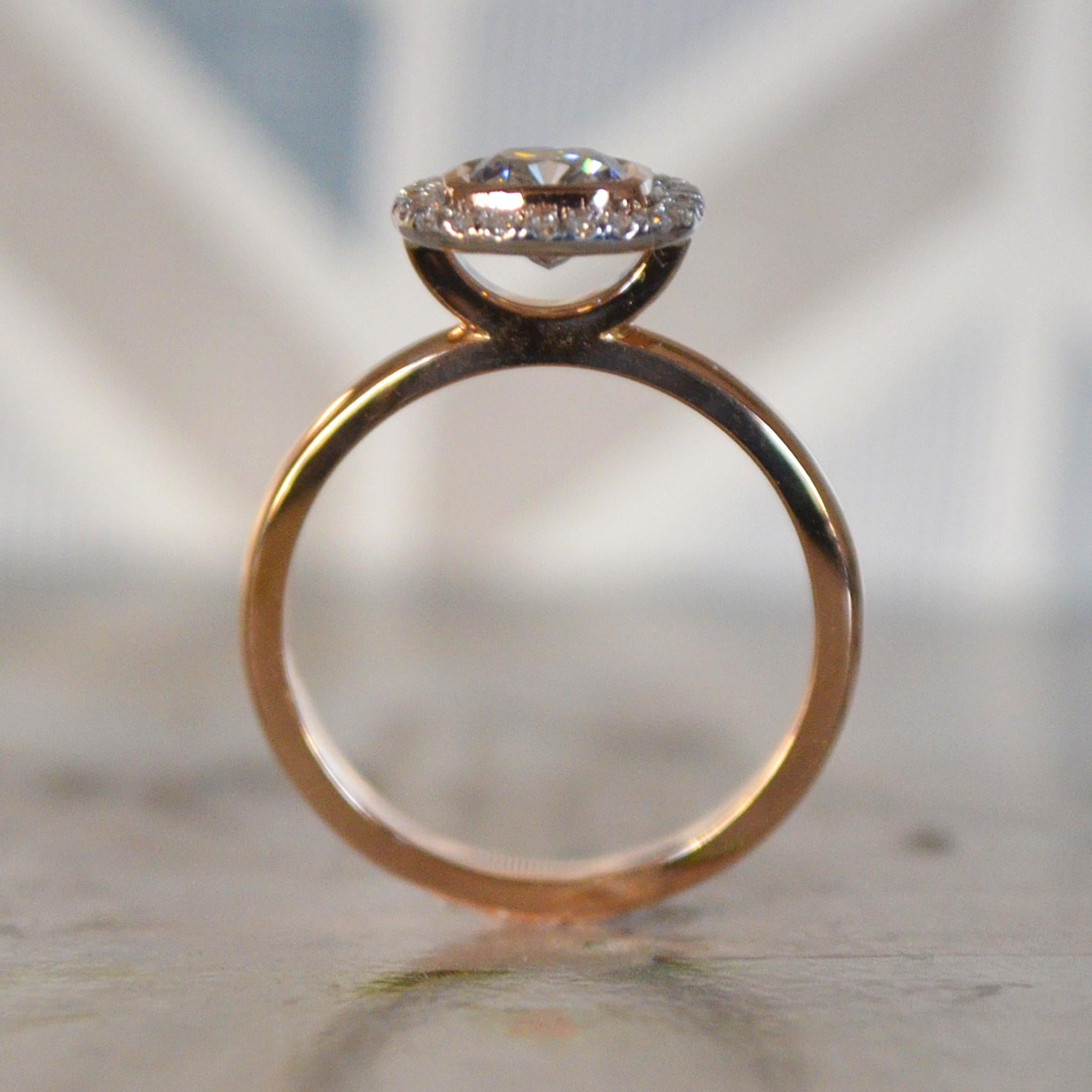Anillo Halo de Diamantes Cushion de 1,15 Quilates Aproximados, Ben Dannie Corte cojín en venta