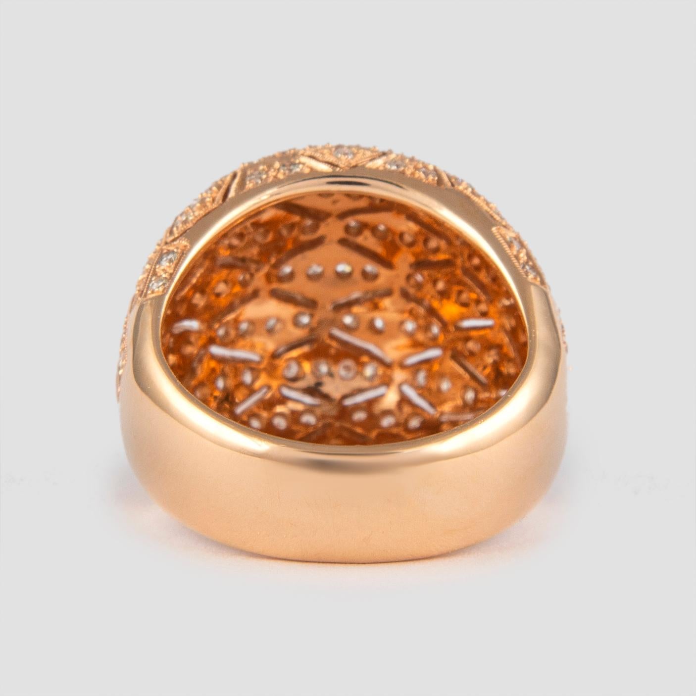 Bague cocktail en or rose 18 carats avec motif de diamants en forme de dôme de 1,15 carat Neuf - En vente à BEVERLY HILLS, CA