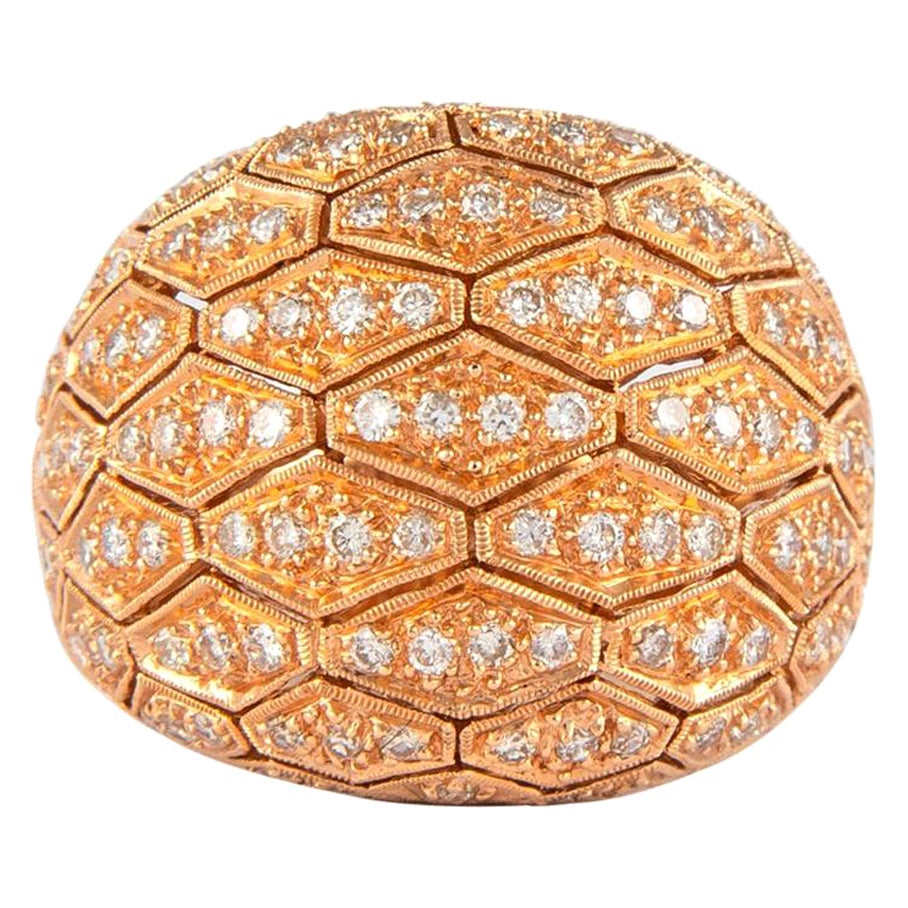 Bague cocktail en or rose 18 carats avec motif de diamants en forme de dôme de 1,15 carat en vente