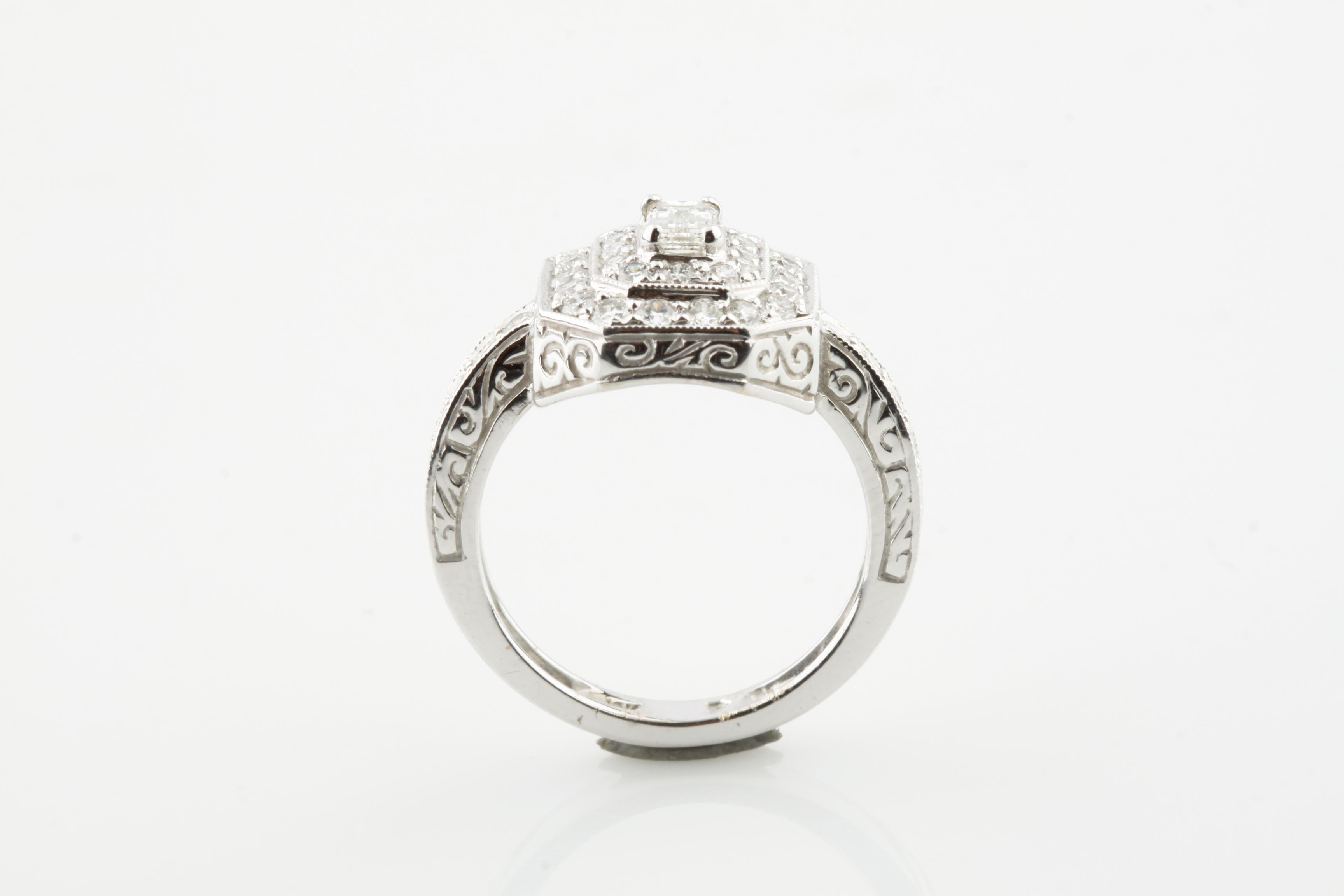 Anello di fidanzamento in oro bianco 18 carati con diamante taglio smeraldo da 1,15 carati e accenti In condizioni ottime in vendita a Sherman Oaks, CA