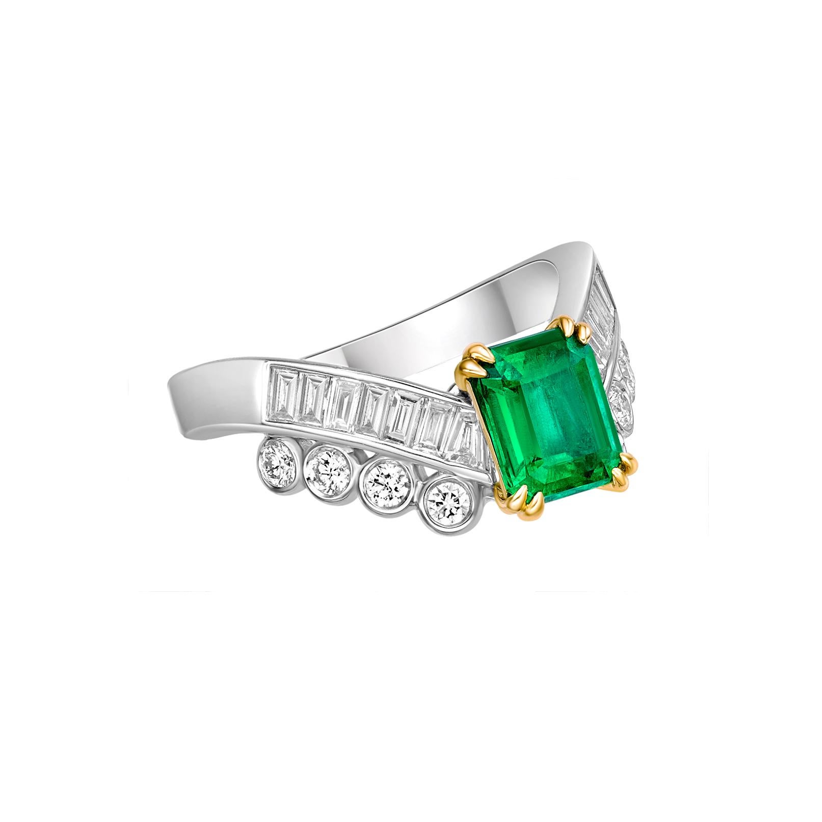 Inspired by the feathers of a bird's wings, this emerald ring will take you on a fantastic journey. Its captivating emerald and brilliant diamonds set in 18karat yellow gold, intended to charm hearts and elevate any special occasion.

Emerald Fancy