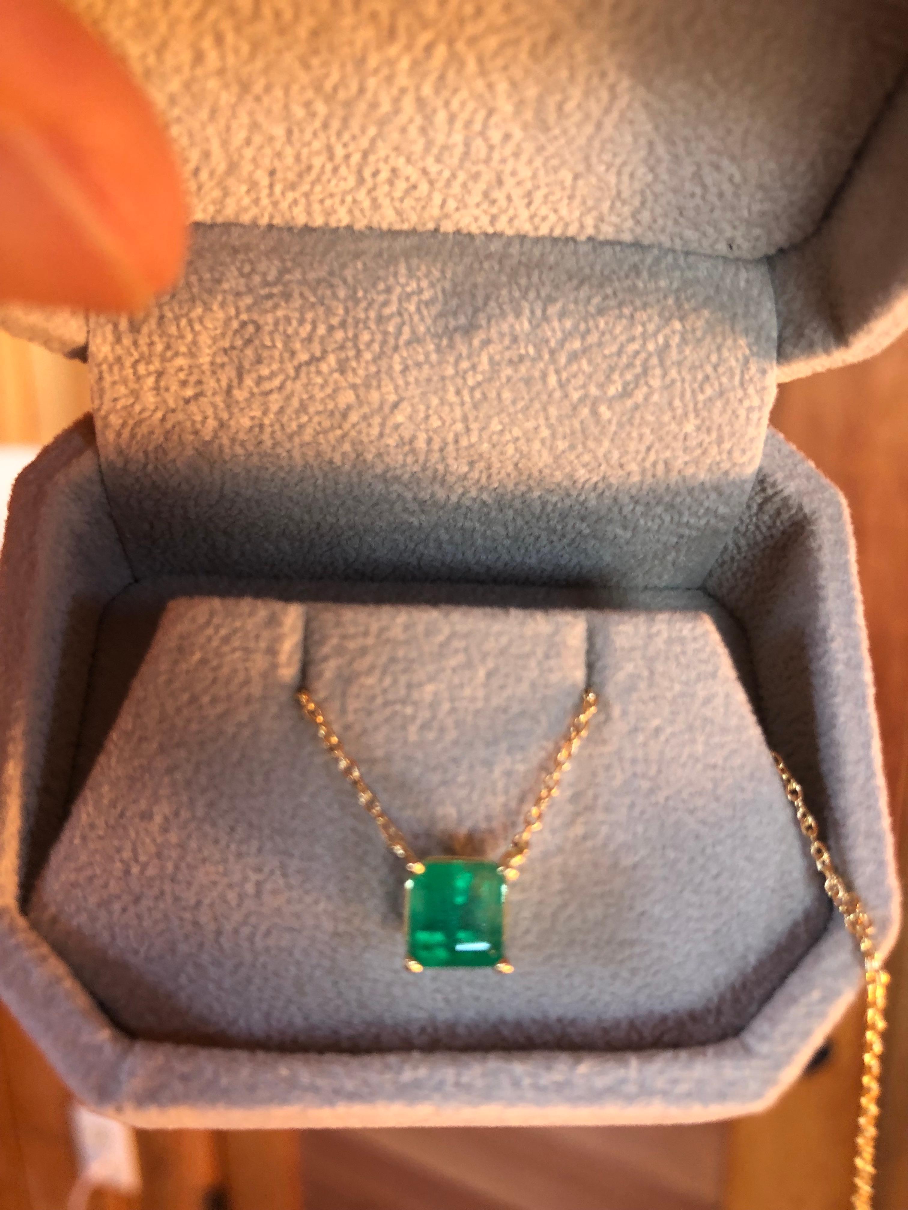 Emerald Cut 1.15 Carat Emerald Yellow Gold 18 Karat Solitaire Pendant Necklace For Sale