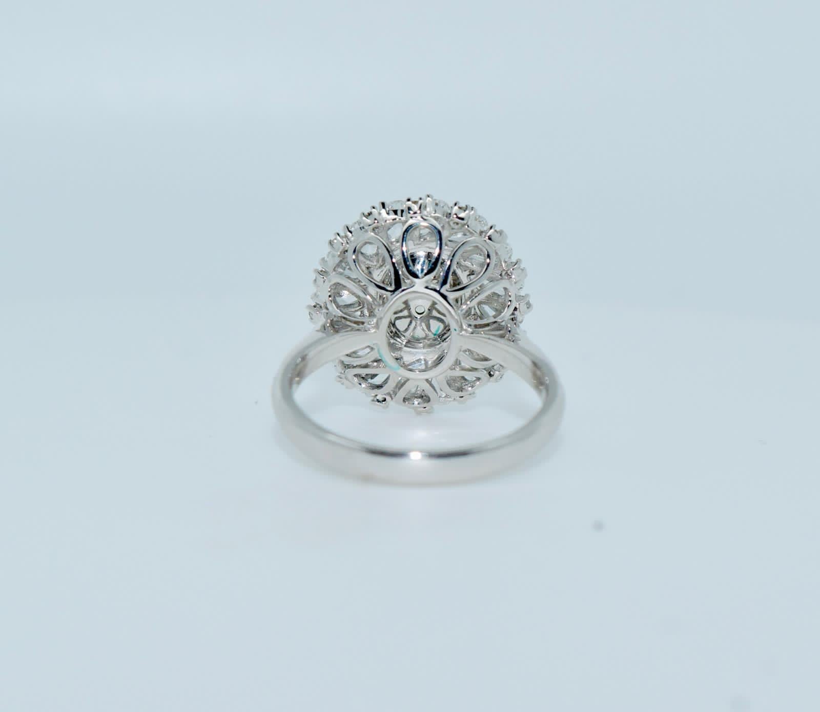 Women's 1.15 Carat Fancy Light Green Yellow Diamond Ring VS1 Clarity GIA Certified For Sale