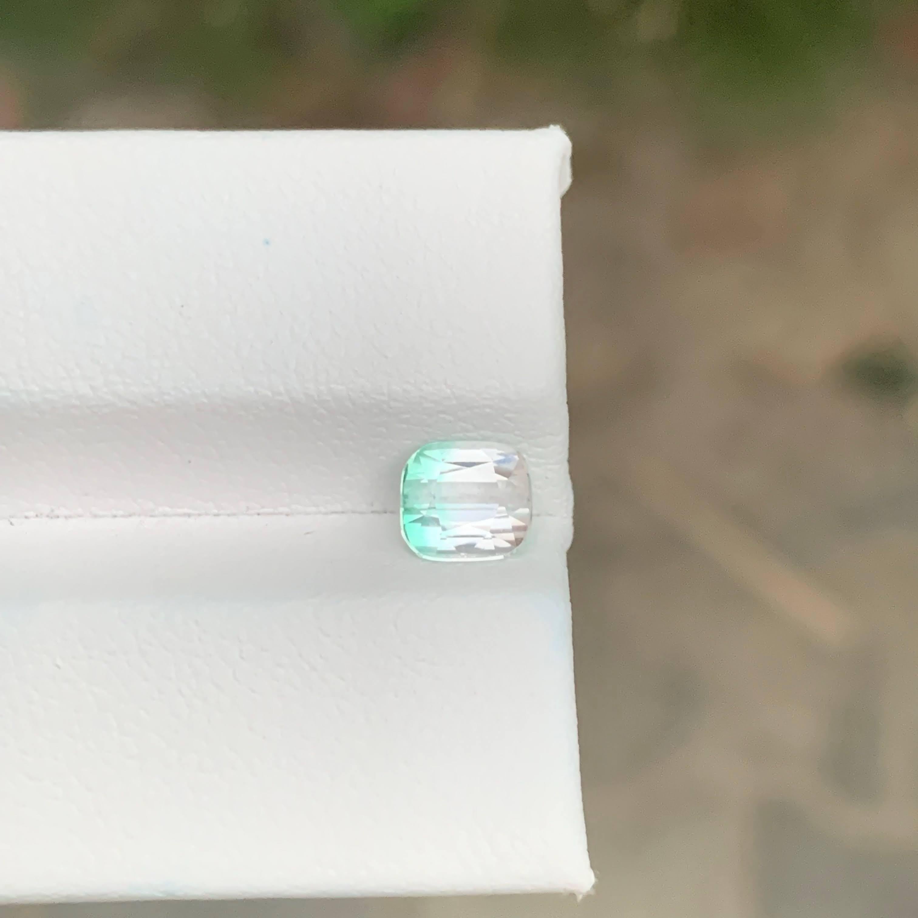 Moderne 1.15 Carat Loose Bicolor Tourmaline Stone Cushion Cut Natural Afghani Gemstone en vente