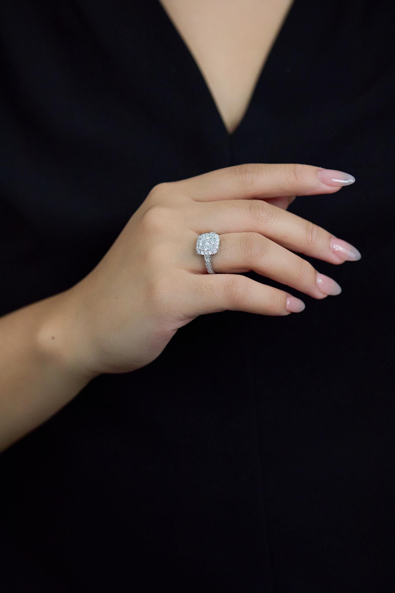 Modischer Diamantring mit 1,15 Karat im Mischschliff aus Weißgold Damen im Angebot