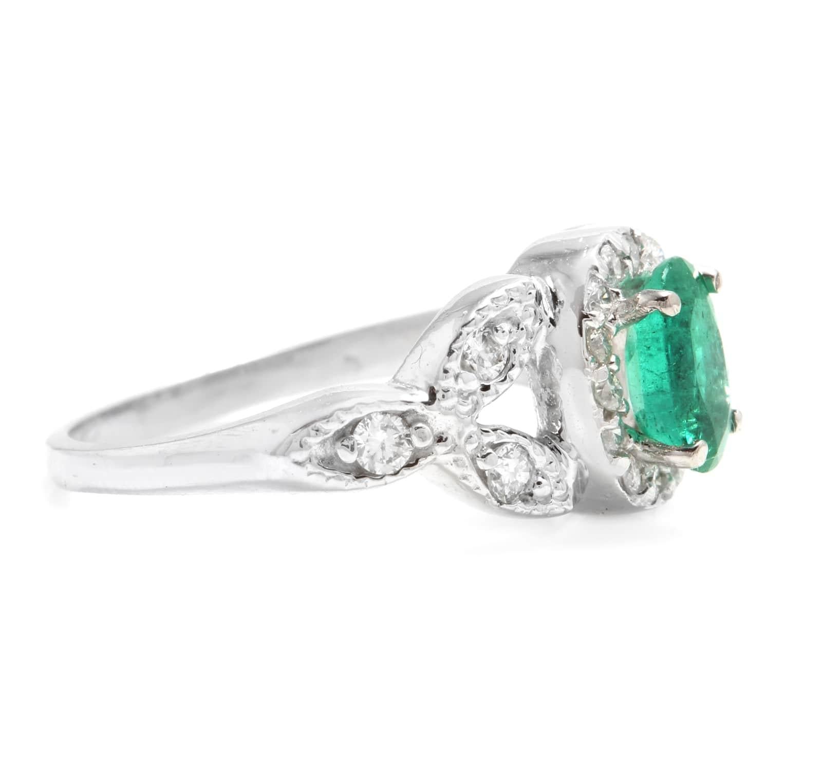 Round Cut 1.15 Carat Natural Emerald and Diamond 14 Karat Solid White Gold Ring For Sale