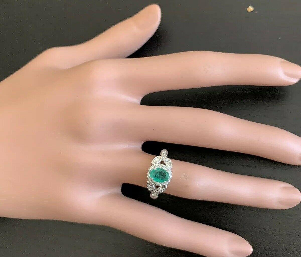 1.15 Carat Natural Emerald and Diamond 14 Karat Solid White Gold Ring In New Condition For Sale In Los Angeles, CA