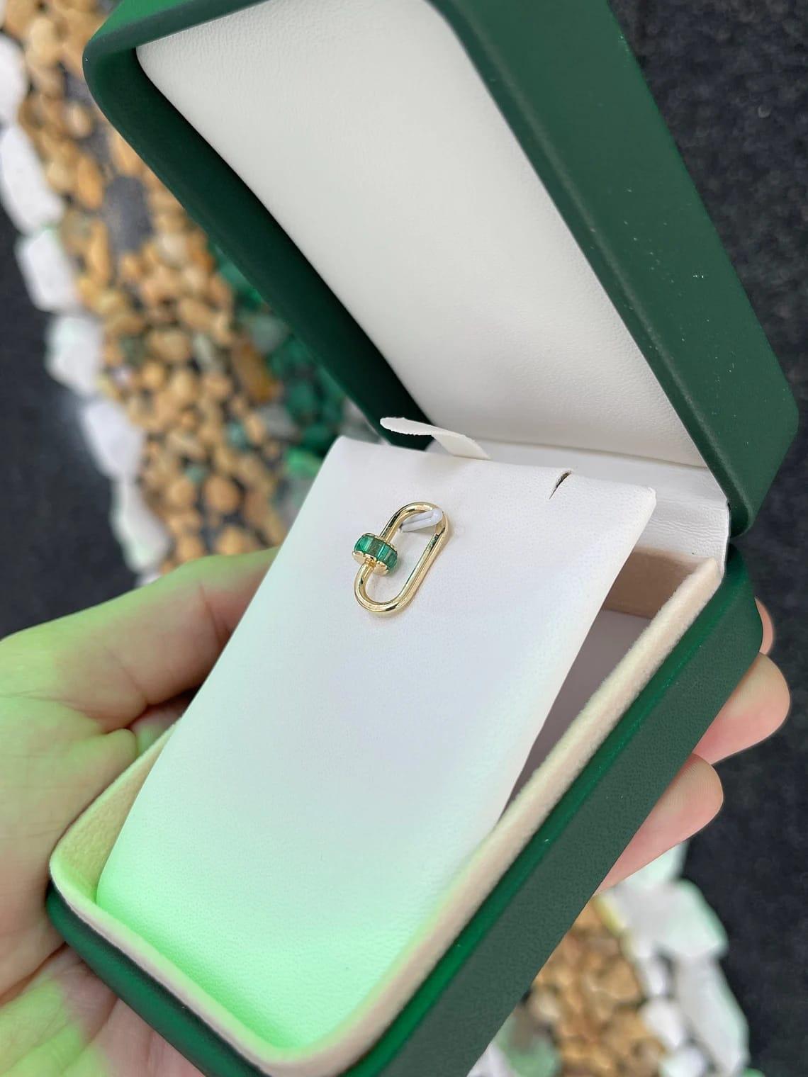 1.15 Carat Natural Emerald Carabiner Charm Extension for Stylish Layering For Sale 1