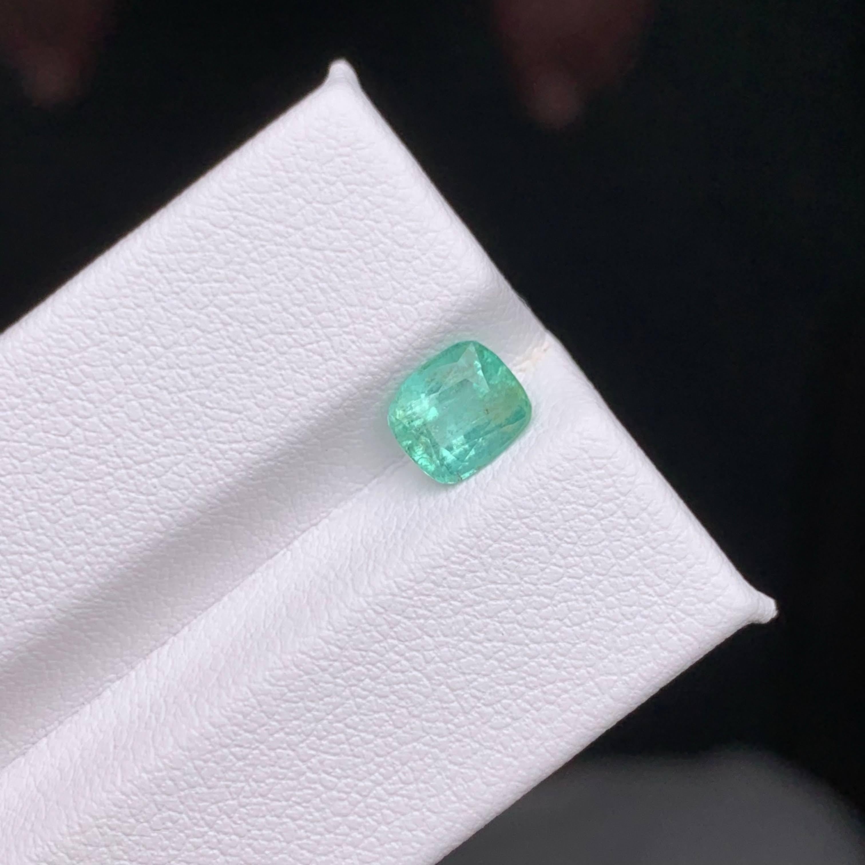Modern 1.15 Carat Natural Loose Emerald Stone Cushion Cut Gemstone From Afghanistan For Sale