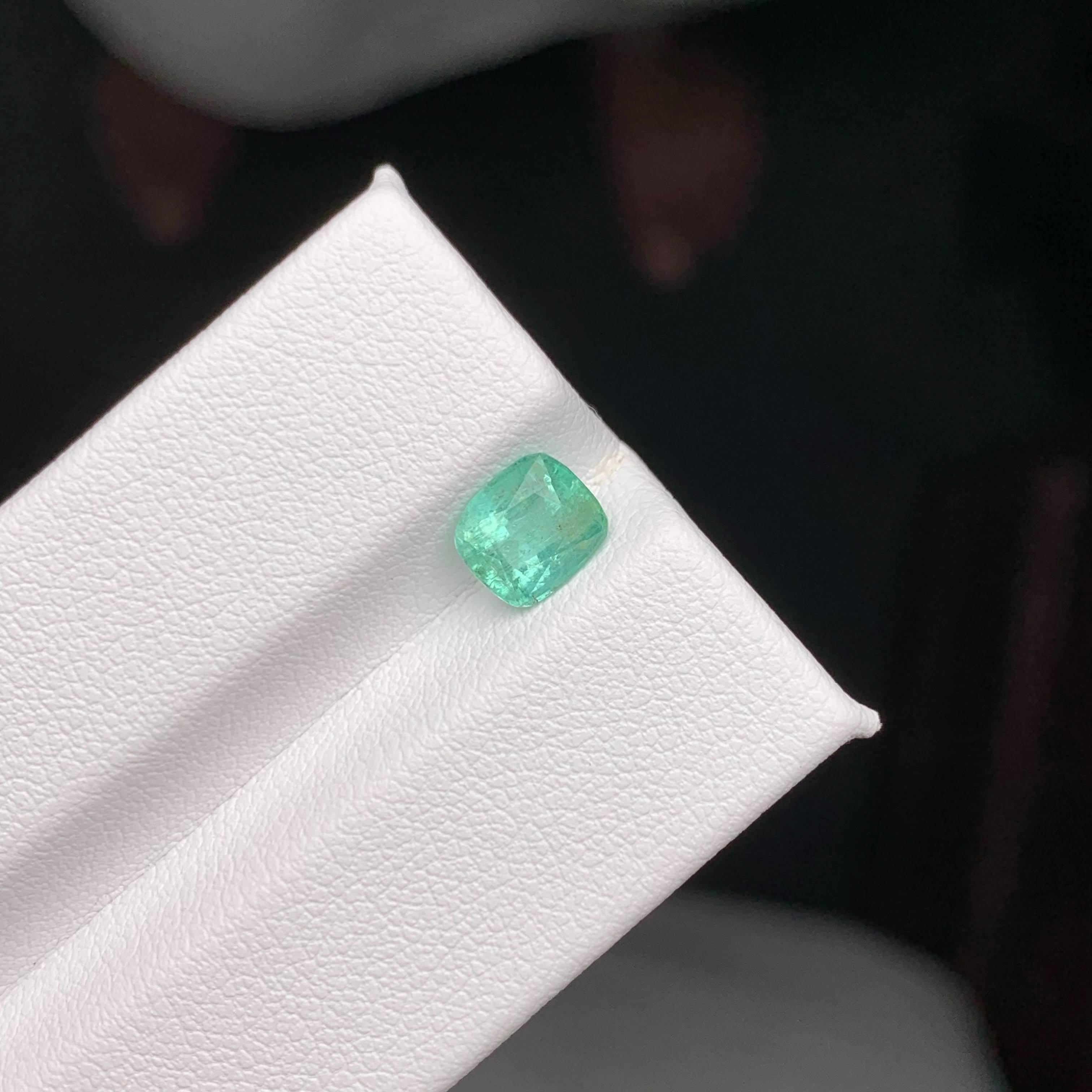 1.15 Carat Natural Loose Emerald Stone Cushion Cut Gemstone From Afghanistan In New Condition For Sale In Bangkok, TH