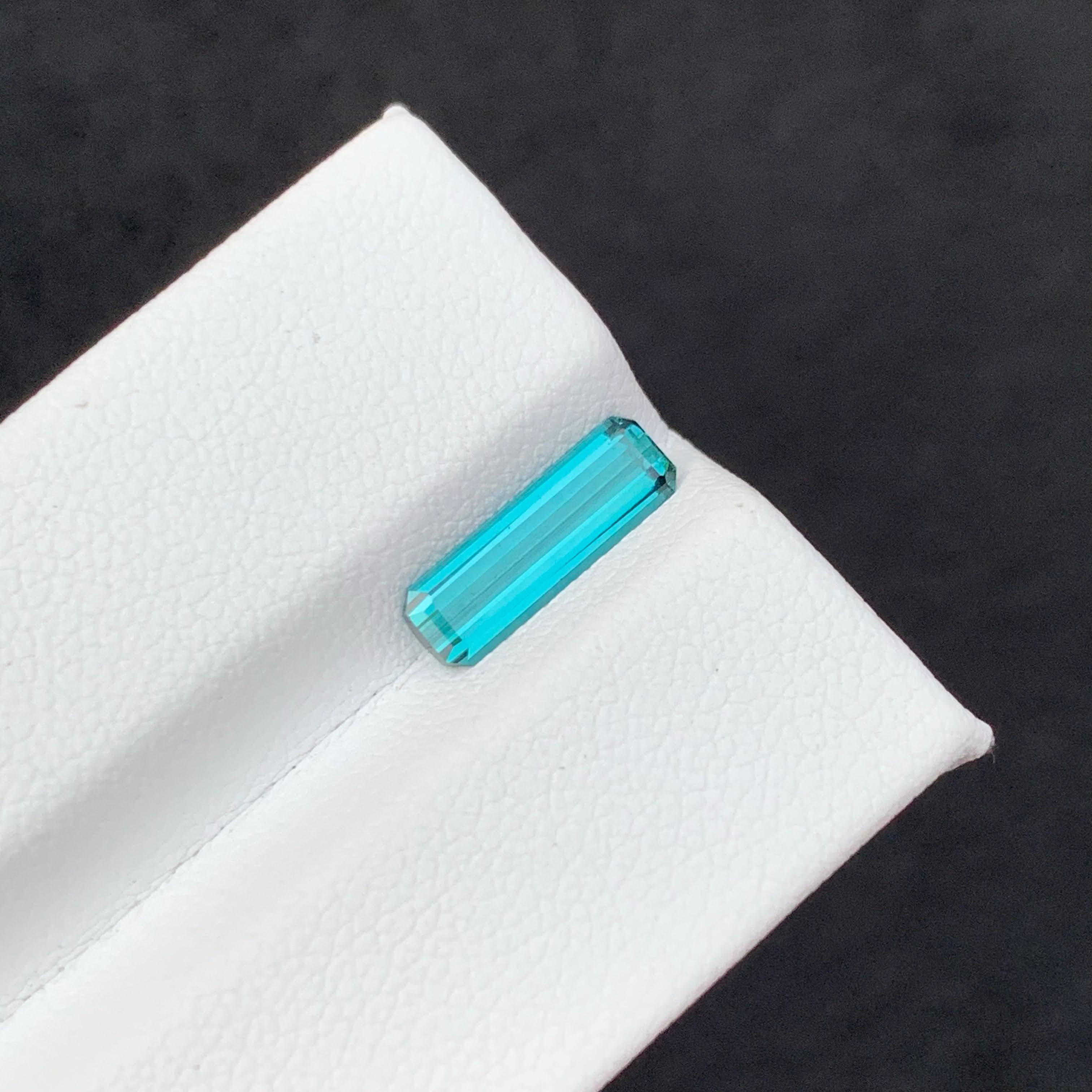 1.15 Karat Natürlicher loser Lagunenblauer Turmalin Smaragdschliff Afghanischer Edelstein für Damen oder Herren im Angebot