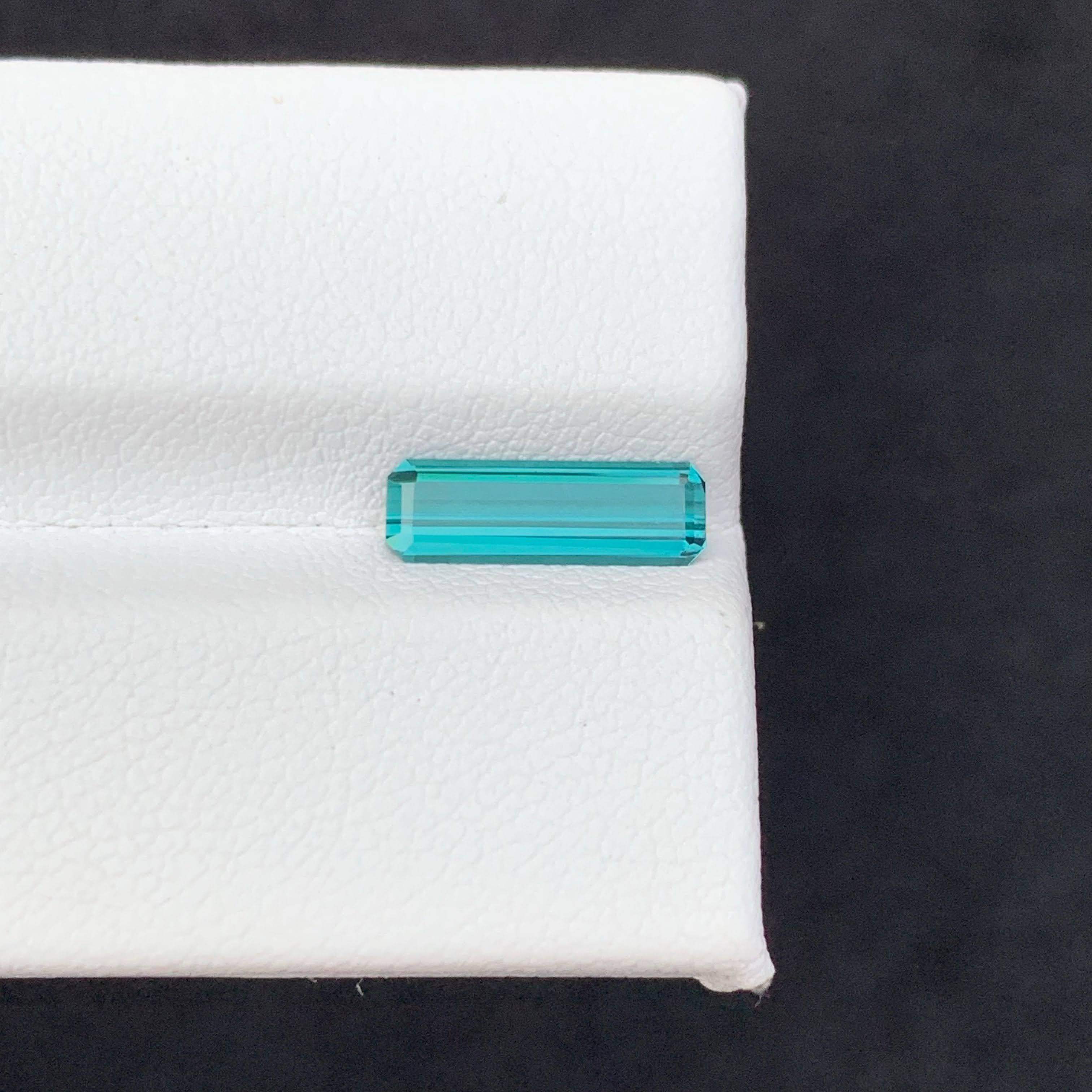 1.15 Karat Natürlicher loser Lagunenblauer Turmalin Smaragdschliff Afghanischer Edelstein im Angebot 1