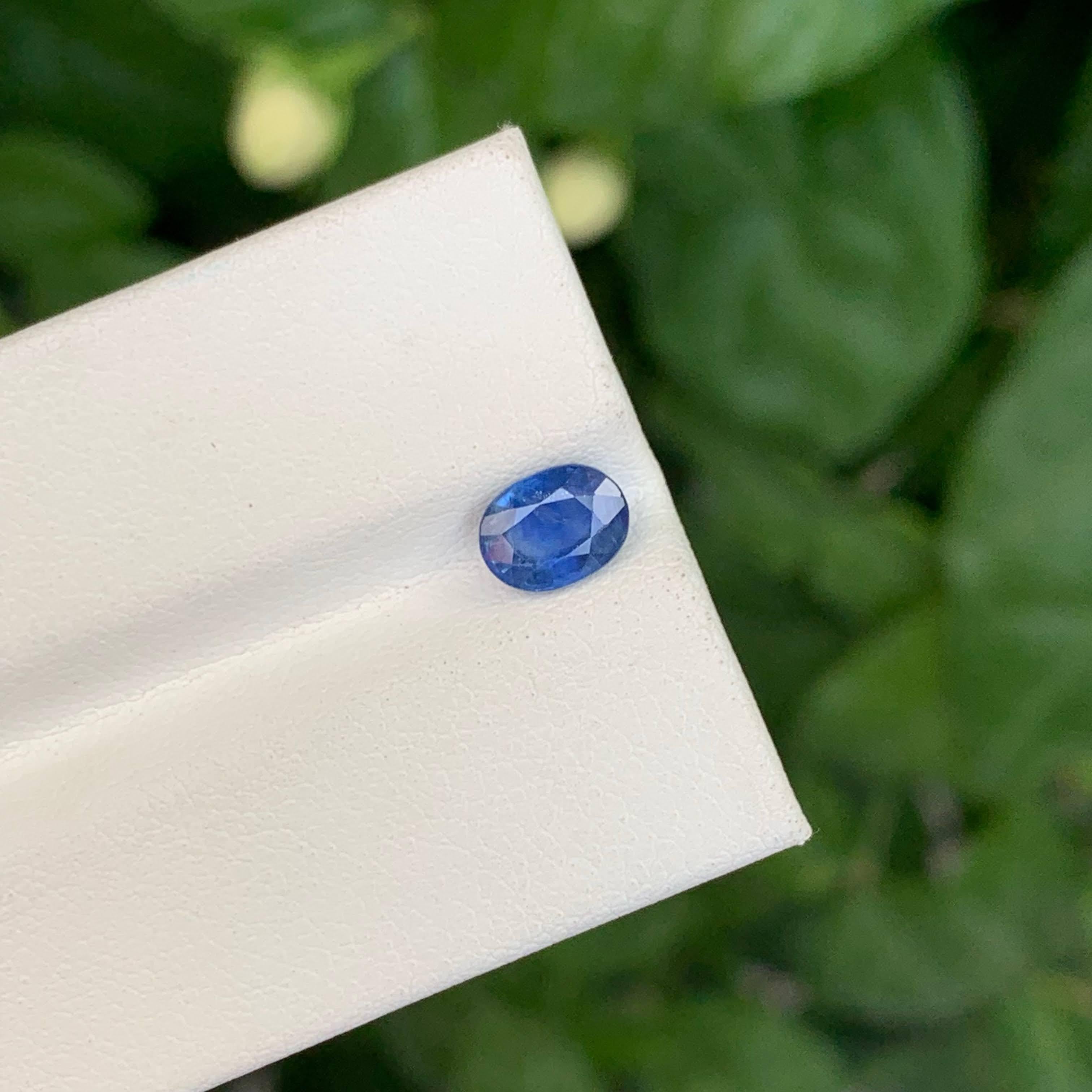 1,15 Karat Natürlicher loser Opaleffekt Blauer Saphir im Ovalschliff Sri Lankanischer Edelstein (Moderne) im Angebot