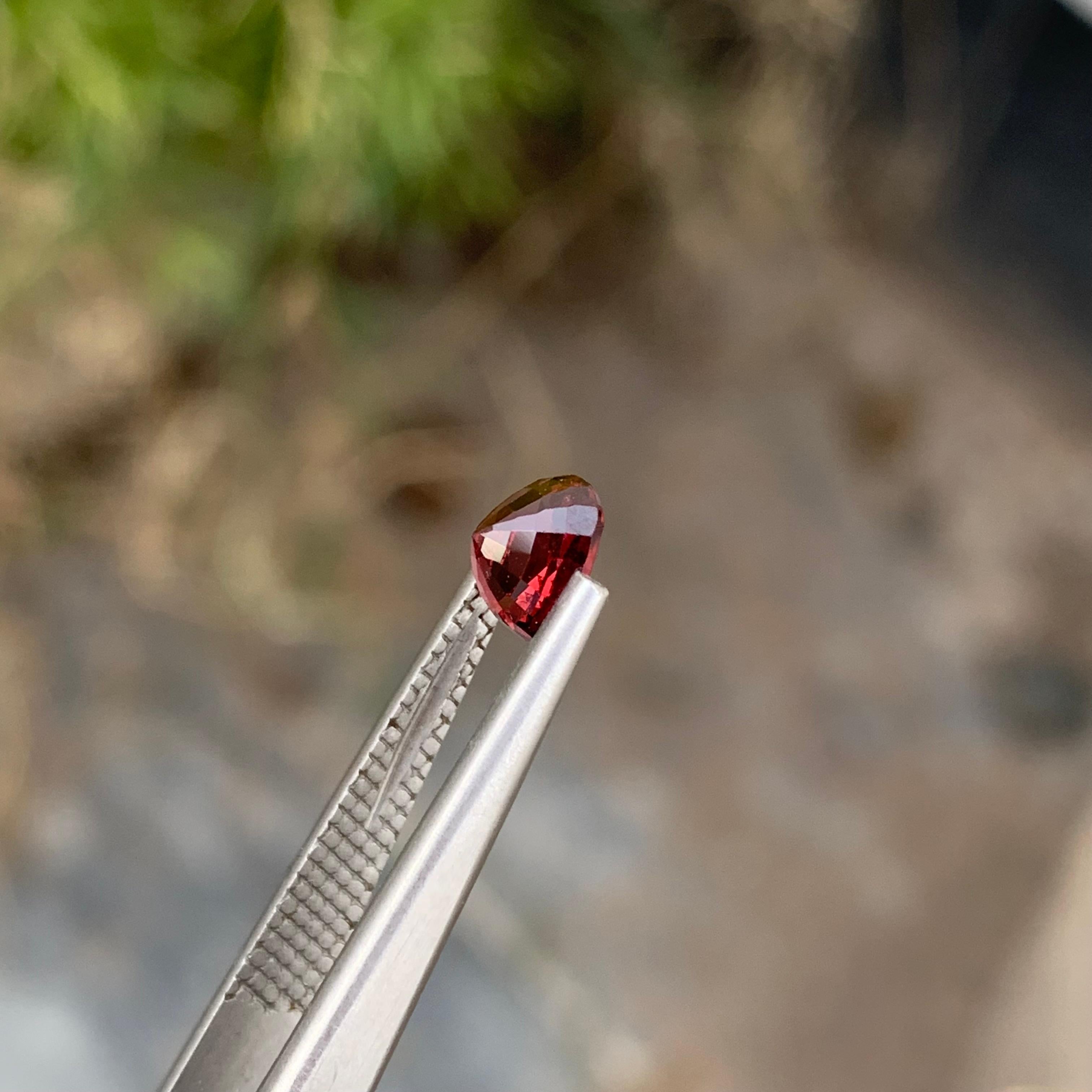 1.15 Carat Natural Loose Pigeon Blood Burmese Spinel Cushion Shape Gem For Ring For Sale 3