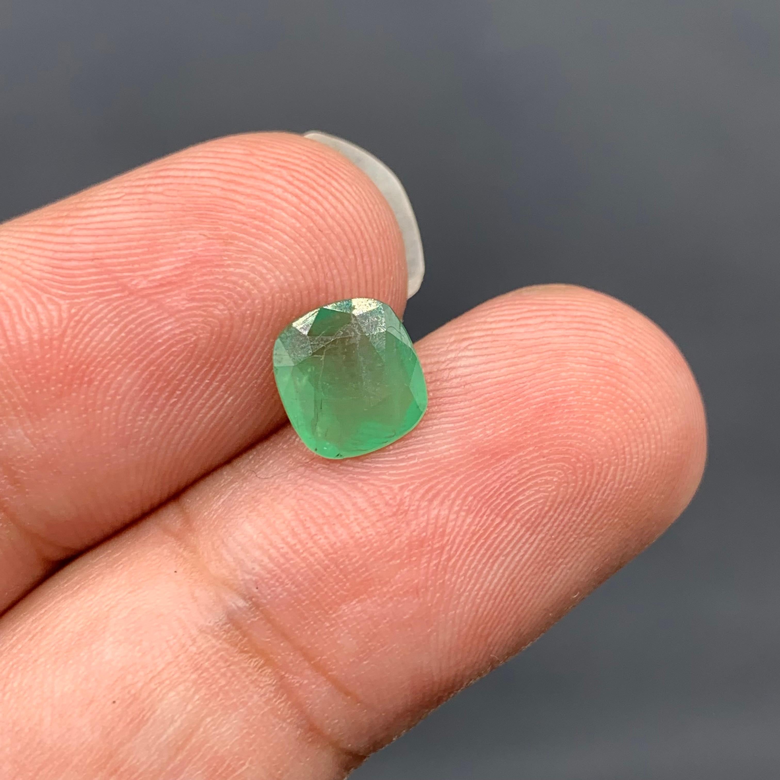1.15 Carat Natural Loose Rare Green Haüyne Gemstone From Afghanistan en vente 6