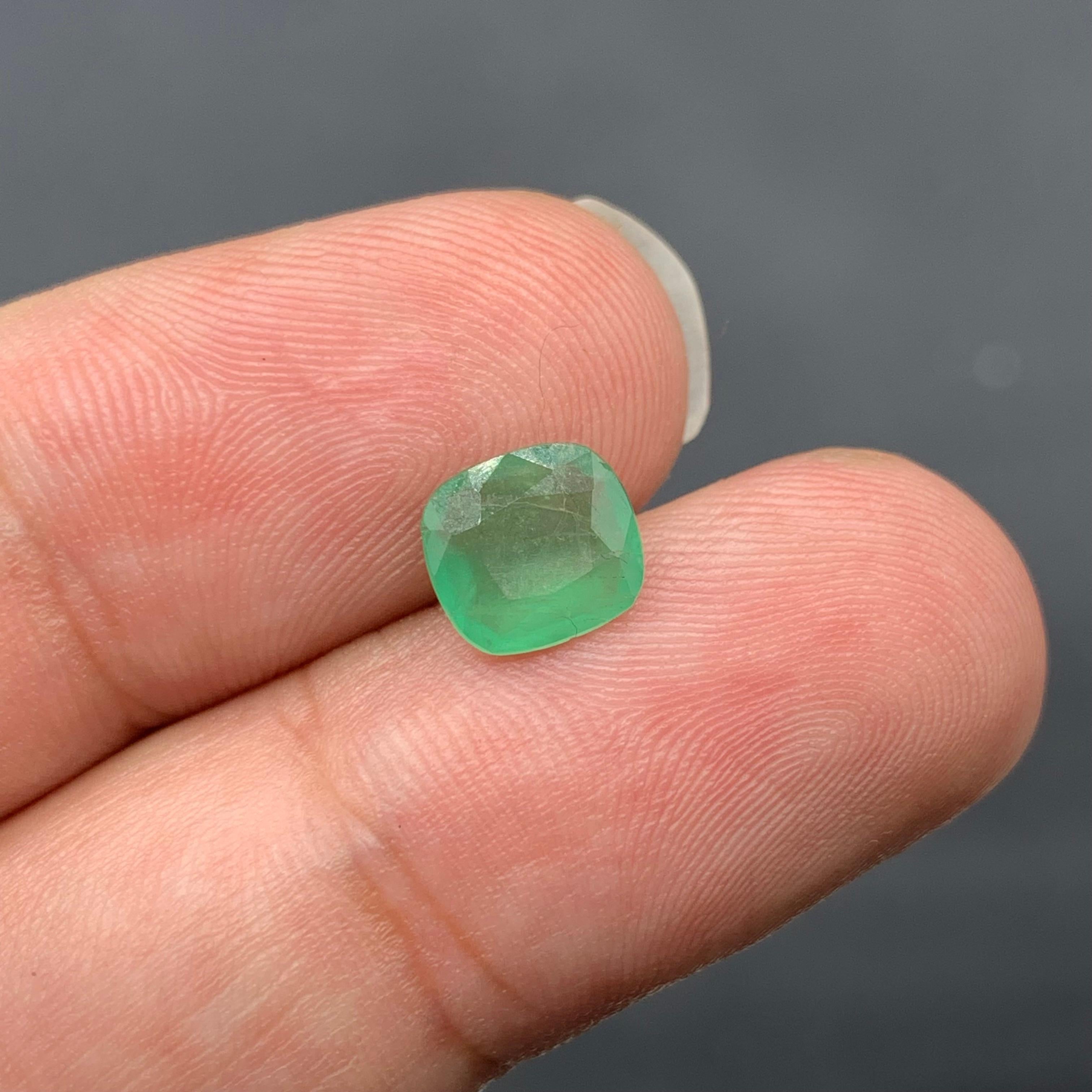 1.15 Carat Natural Loose Rare Green Haüyne Gemstone From Afghanistan en vente 7