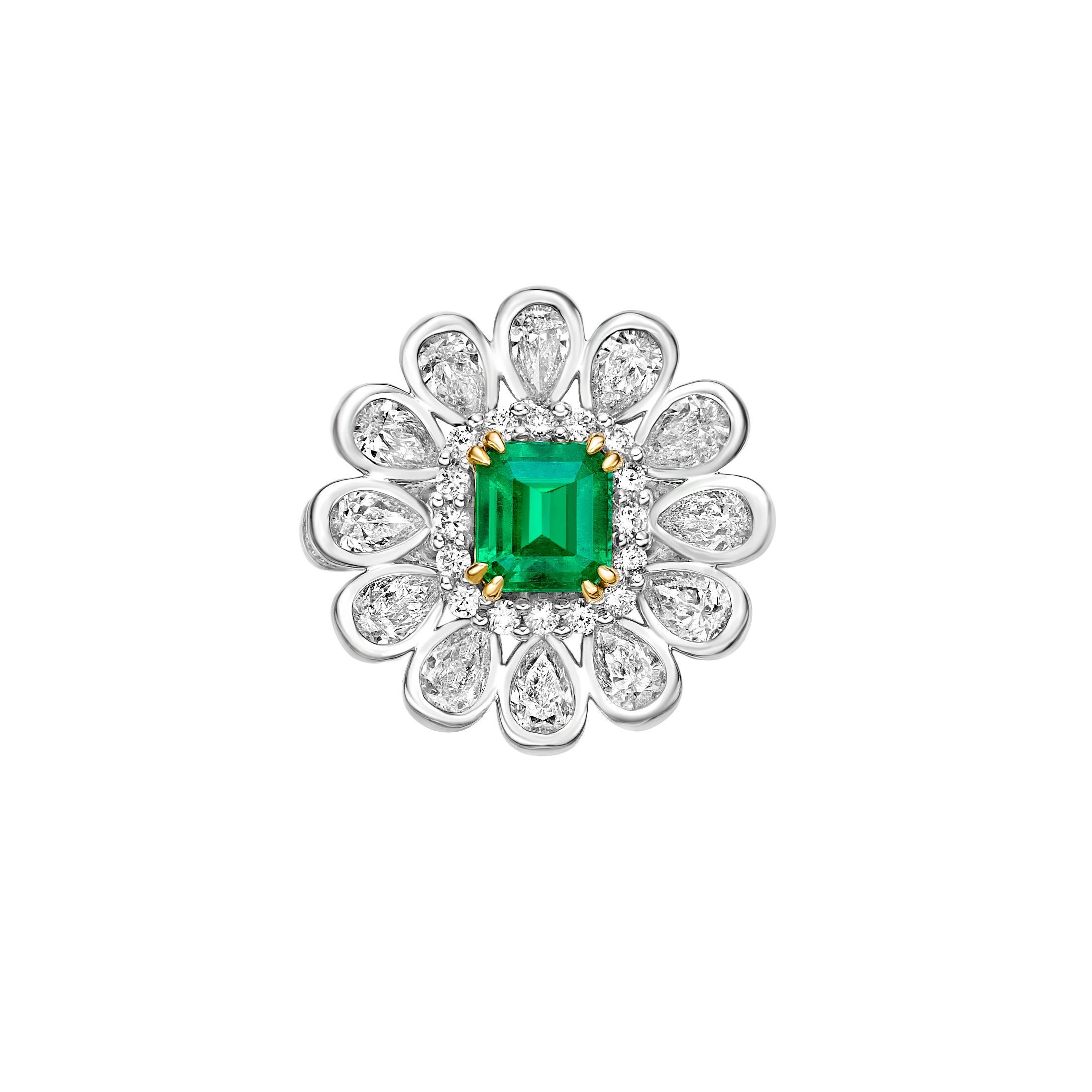 Contemporary 1.15 Carat Sunfiower Emerald Bridal Ring in 18KWYG with White Diamond. For Sale