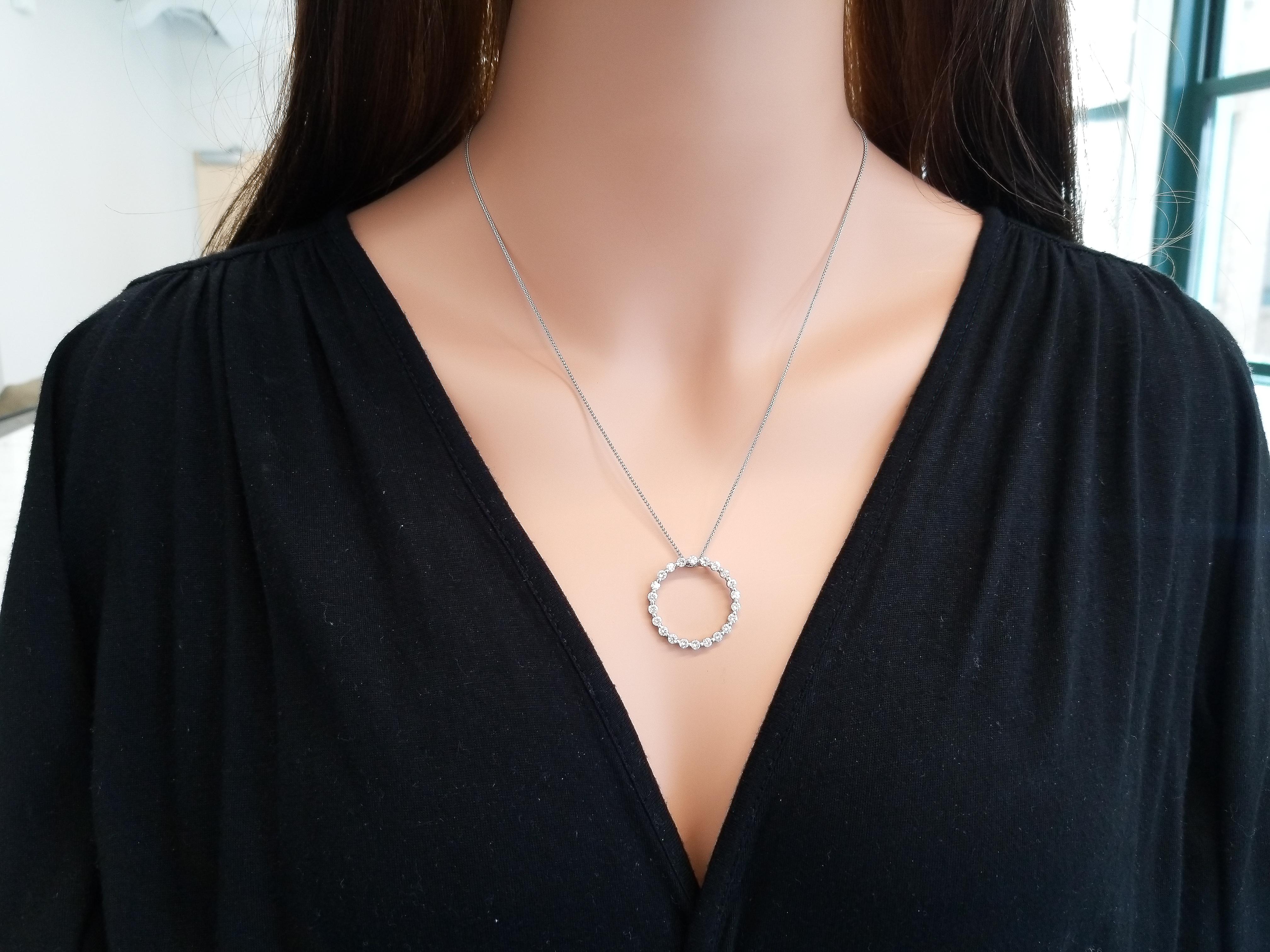 white gold circle pendant necklace