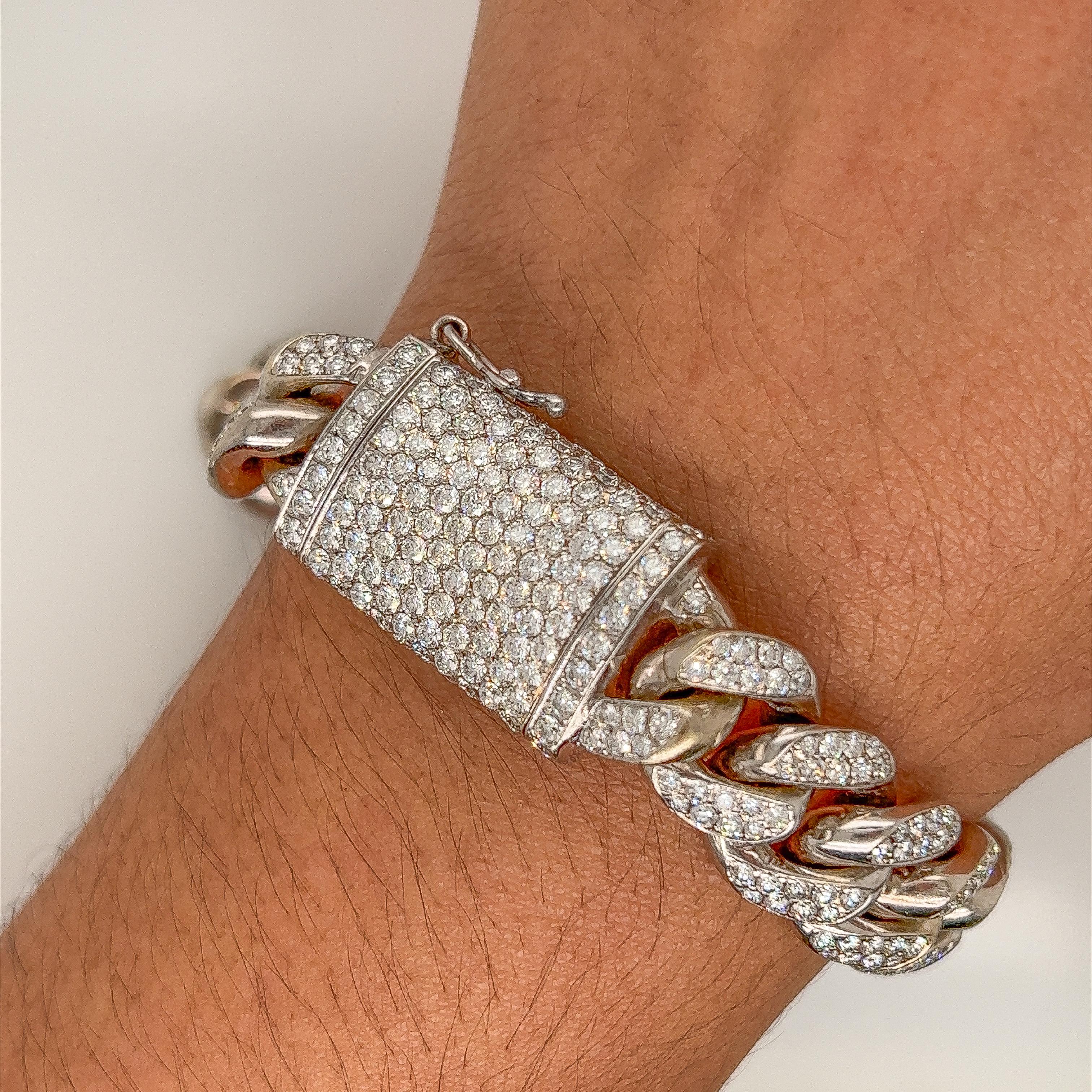 11.5 Carat Unisex 14k White Gold Iced Out Cuban Link Diamond Bracelet, 114g In New Condition For Sale In New York, NY