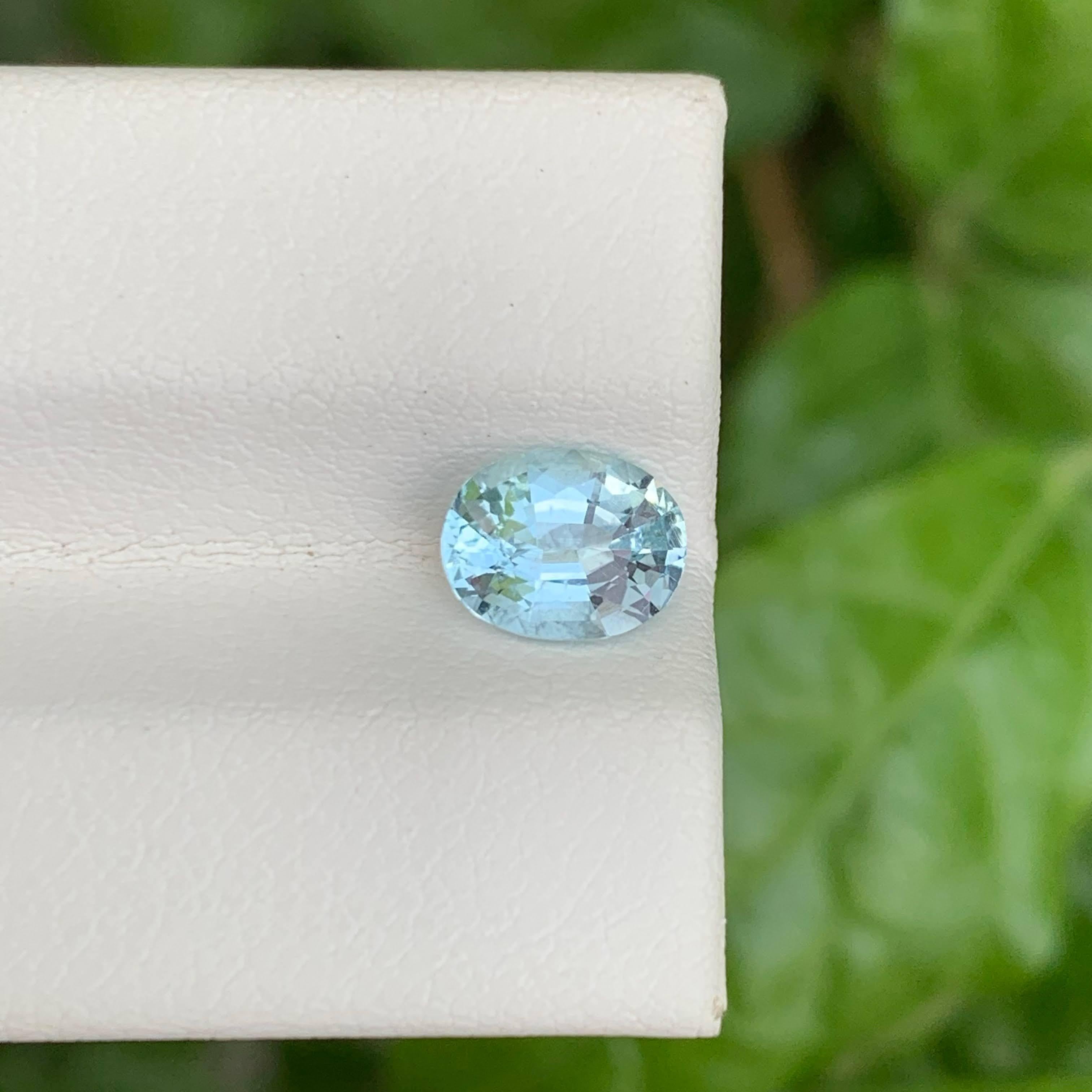 1.15 carats Blue Aquamarine Stone Oval Cut Natural African Gemstone For Sale 1