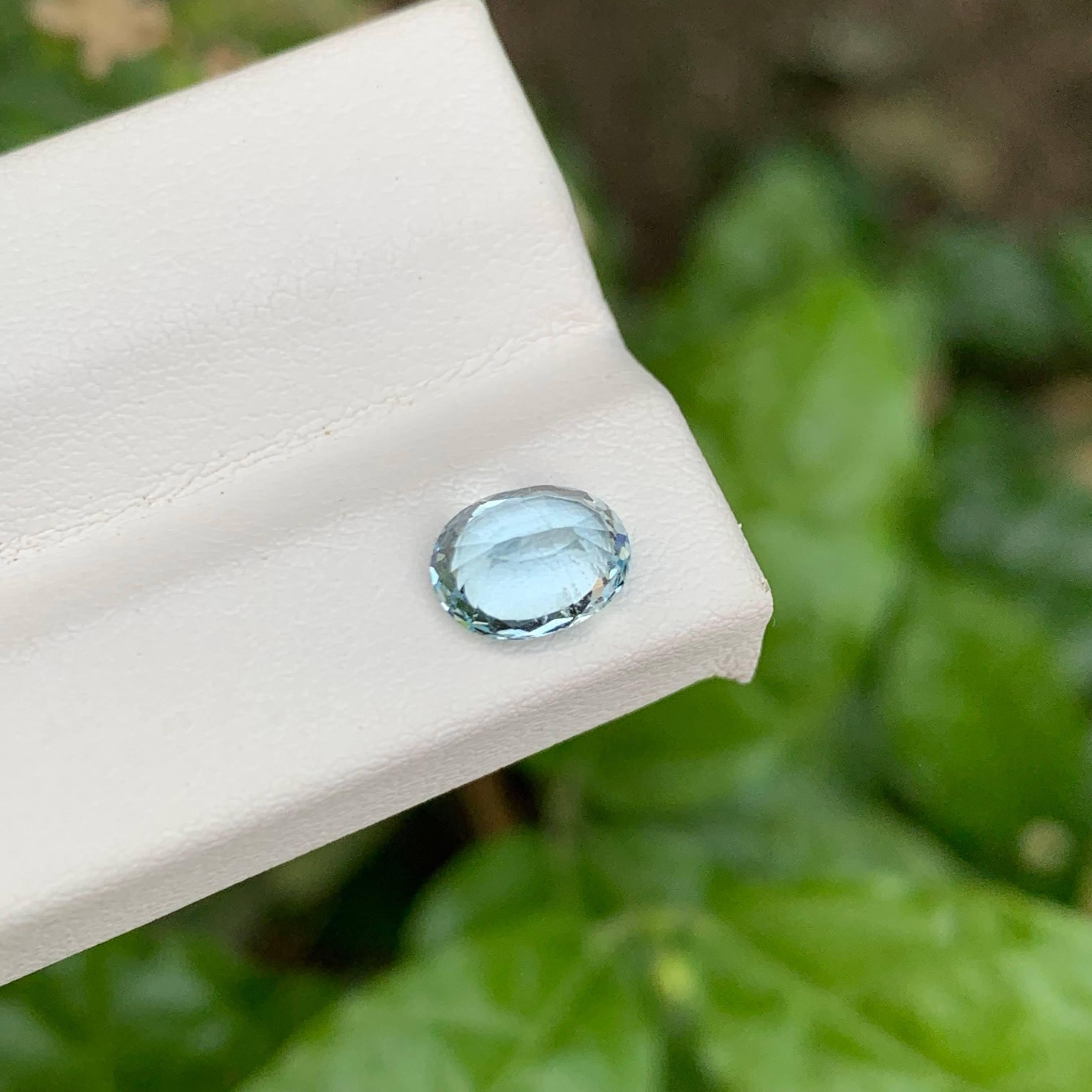 1.15 carats Blue Aquamarine Stone Oval Cut Natural African Gemstone For Sale 2