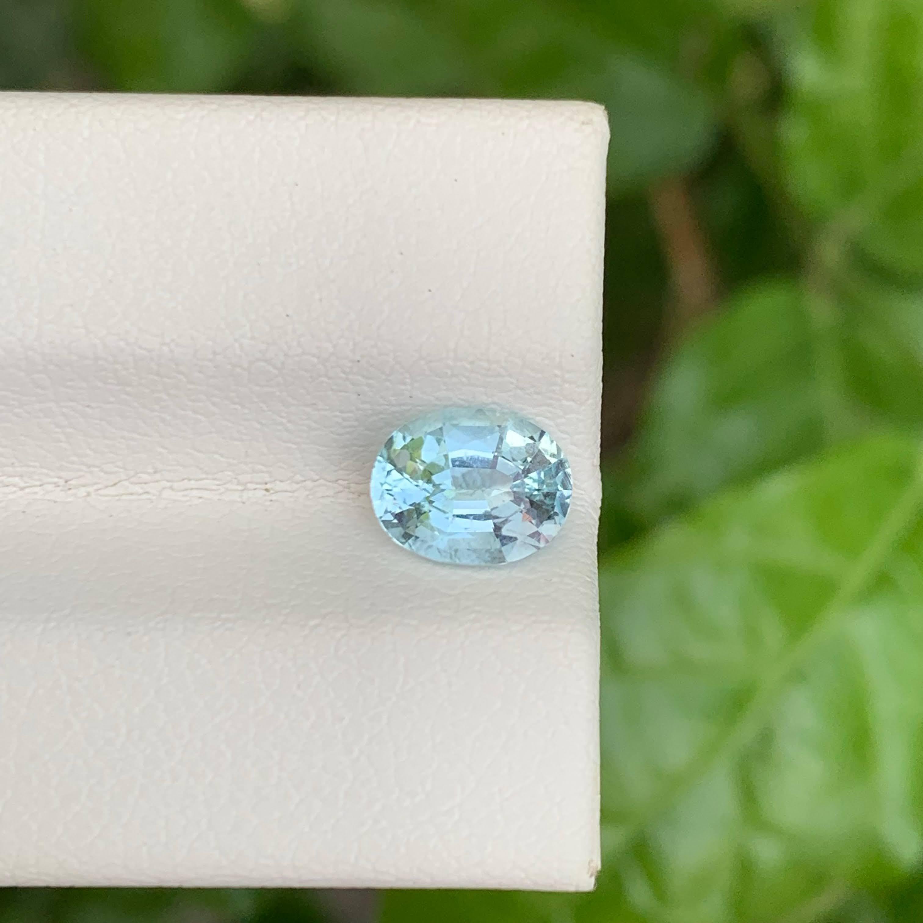 1.15 carats Blue Aquamarine Stone Oval Cut Natural African Gemstone For Sale 3