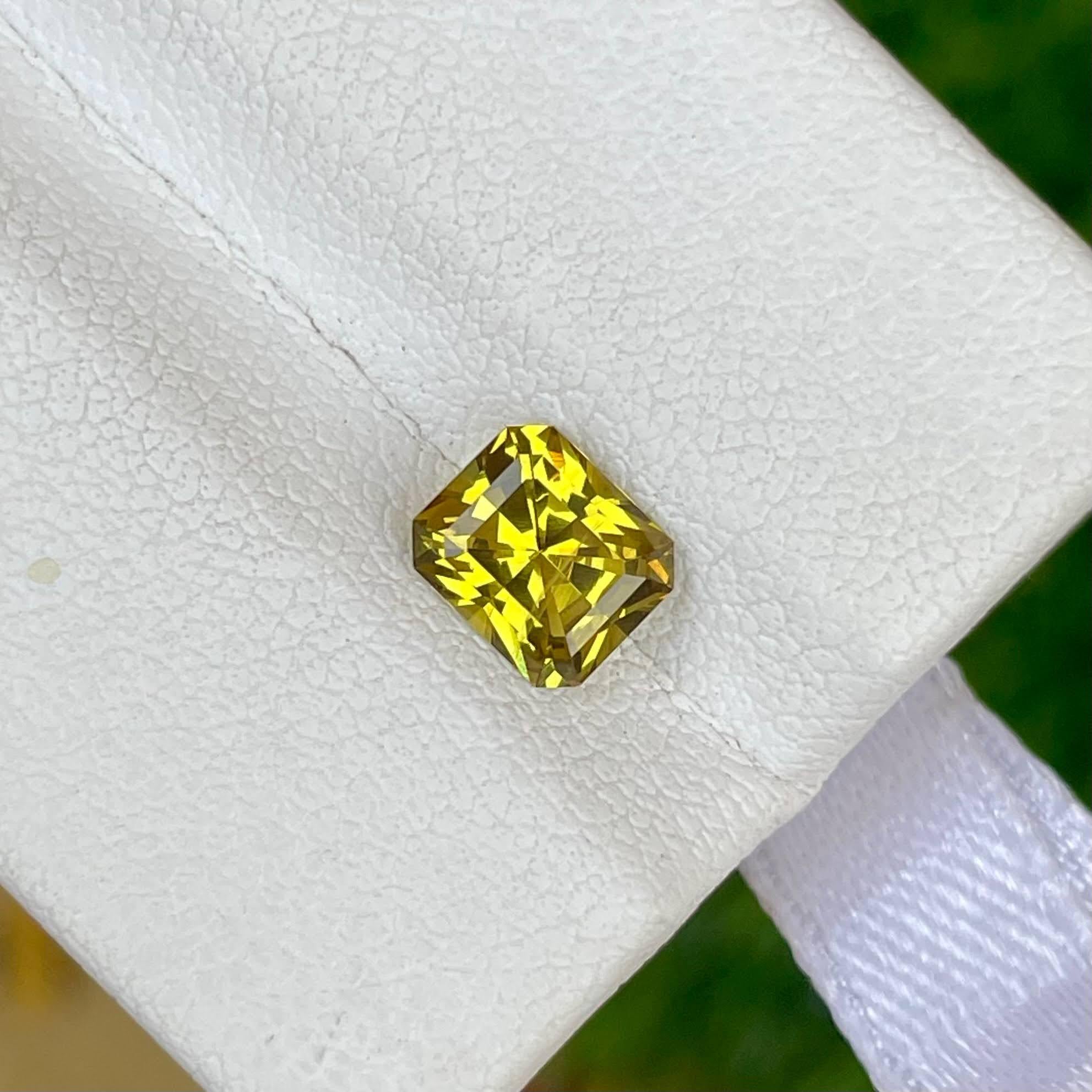 1.15 carats Bright Yellow Garnet Stone Custom Precision Cut Gemstone from Mali In New Condition For Sale In Bangkok, TH