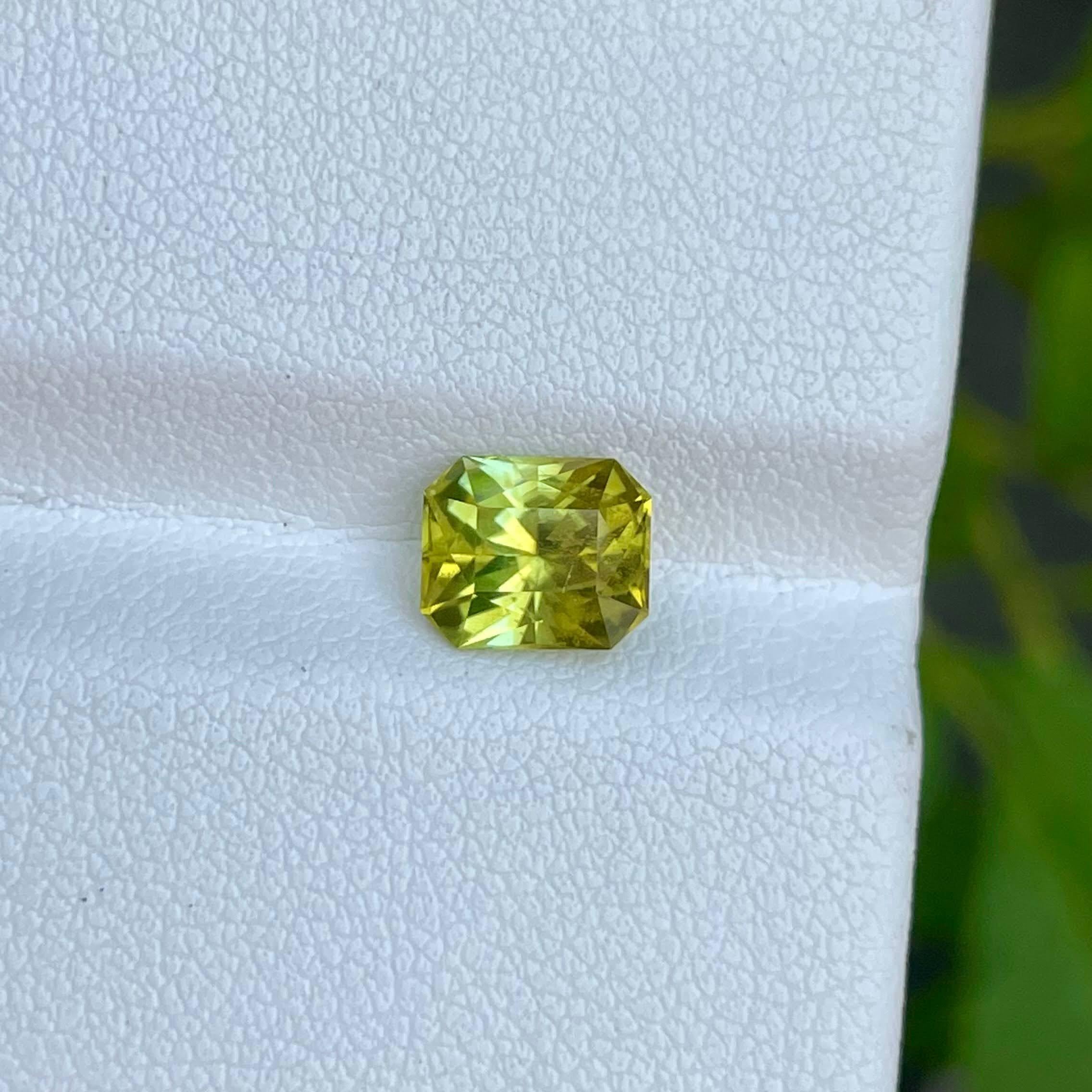 1.15 carats Canary Tourmaline Custom Precision Cut Natural African Gemstone In New Condition For Sale In Bangkok, TH
