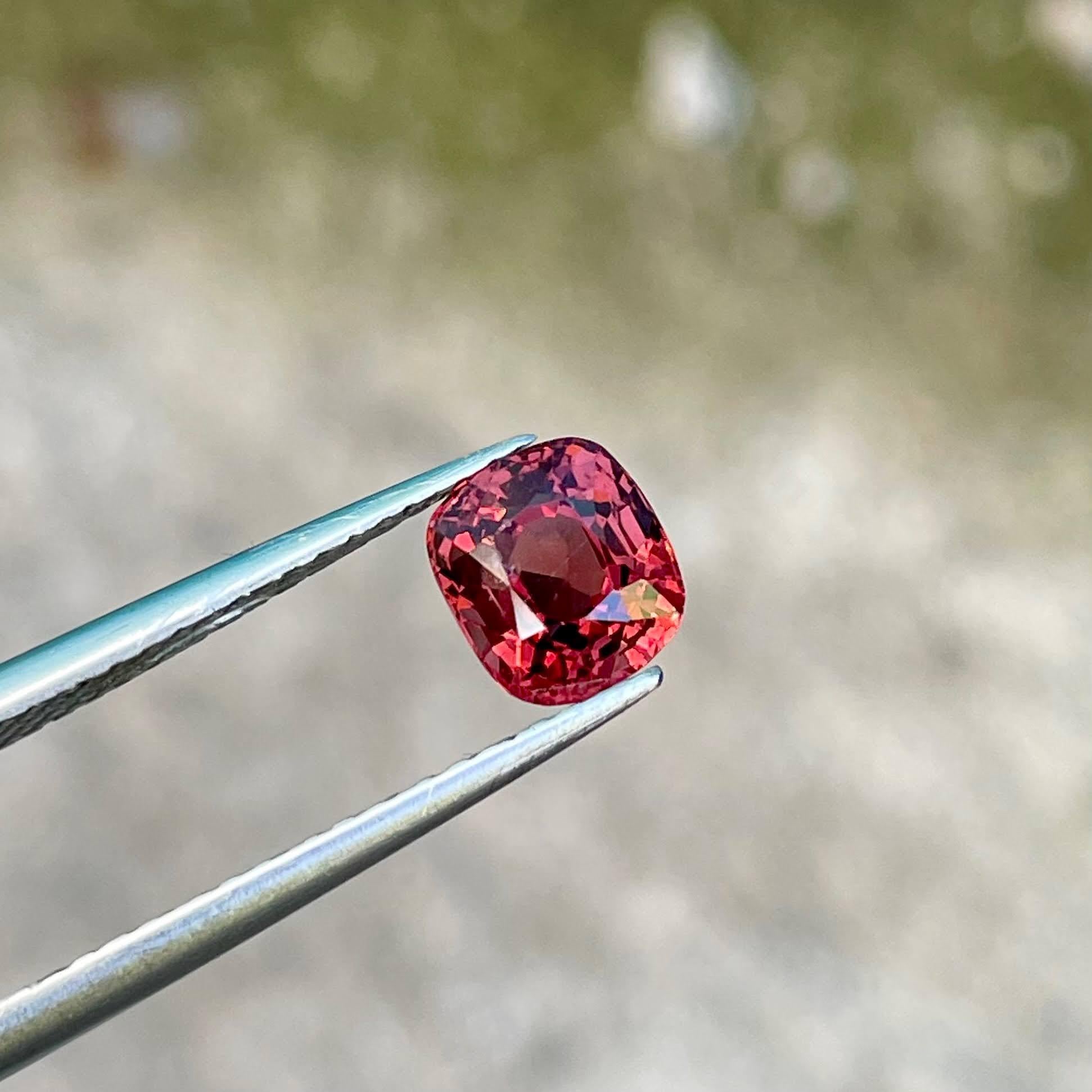 1.15 Carats Orange Red Burmese Loose Spinel Stone Cushion Cut Natural Gemstone In New Condition For Sale In Bangkok, TH
