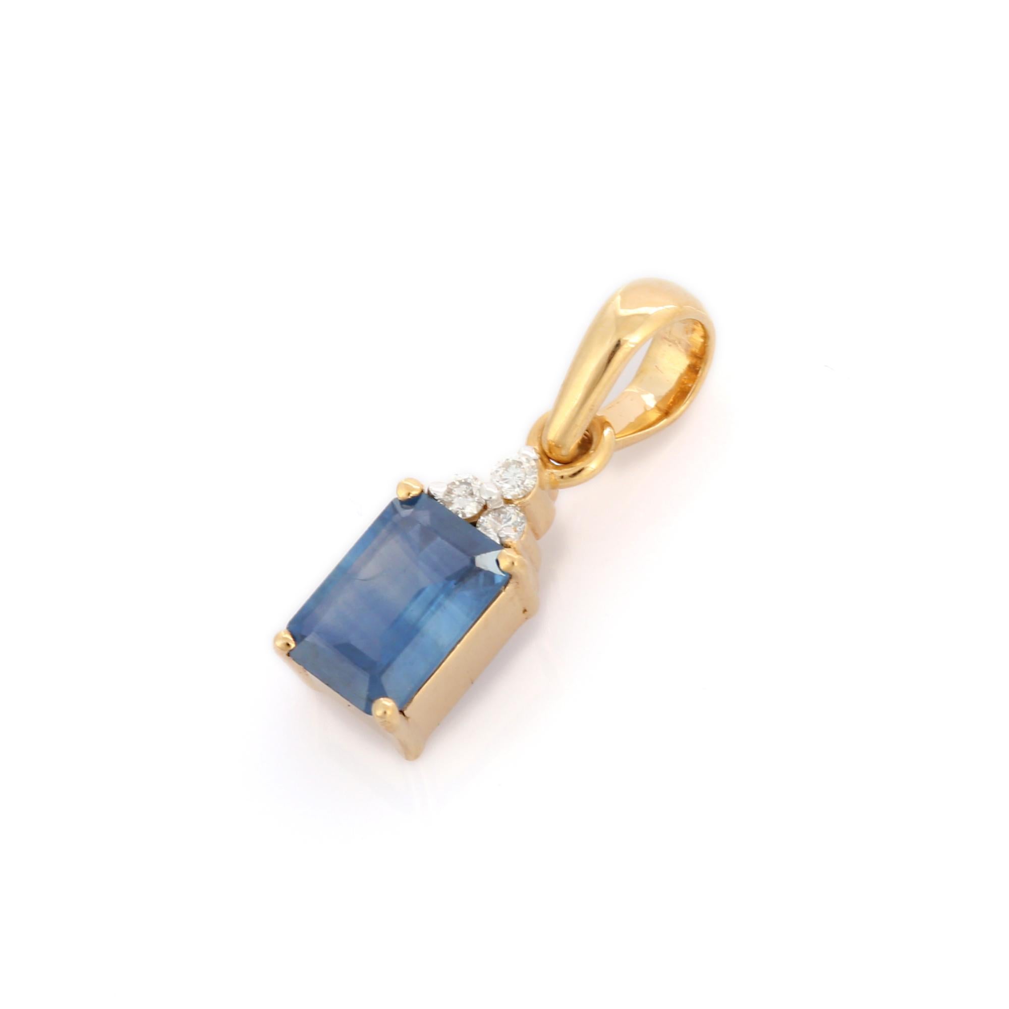 Women's 1.15 Ct Emerald Cut Blue Sapphire Pendant with Diamonds in 18K Yellow Gold For Sale