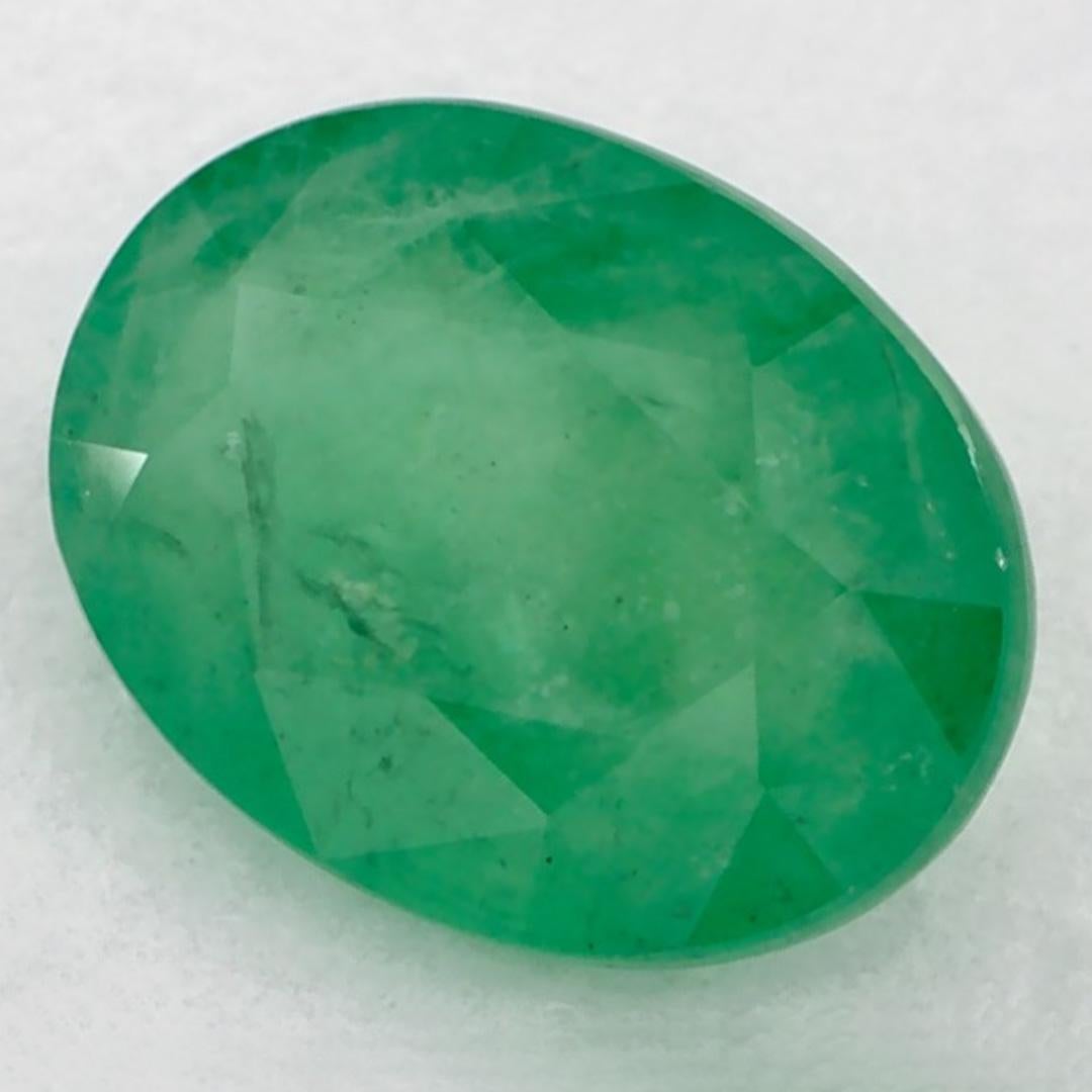 D'un vert éclatant, la pierre de naissance du mois de mai symbolise le renouveau de la croissance printanière. 

Explorez la vibrante collection d'émeraudes, de rubis et de saphirs de notre magasin, disponibles sous forme de pierres précieuses en