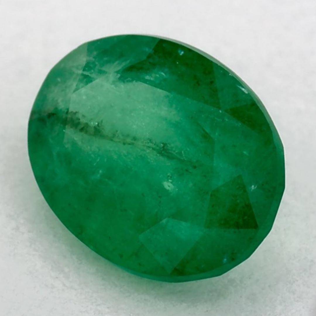 Con una vibrante tonalità di colore verde, la pietra natale di maggio è un simbolo della rinnovata crescita primaverile. 

Esplora la vivace collezione di smeraldi, rubini e zaffiri nel nostro negozio, disponibili come gemme sciolte e abbinabili