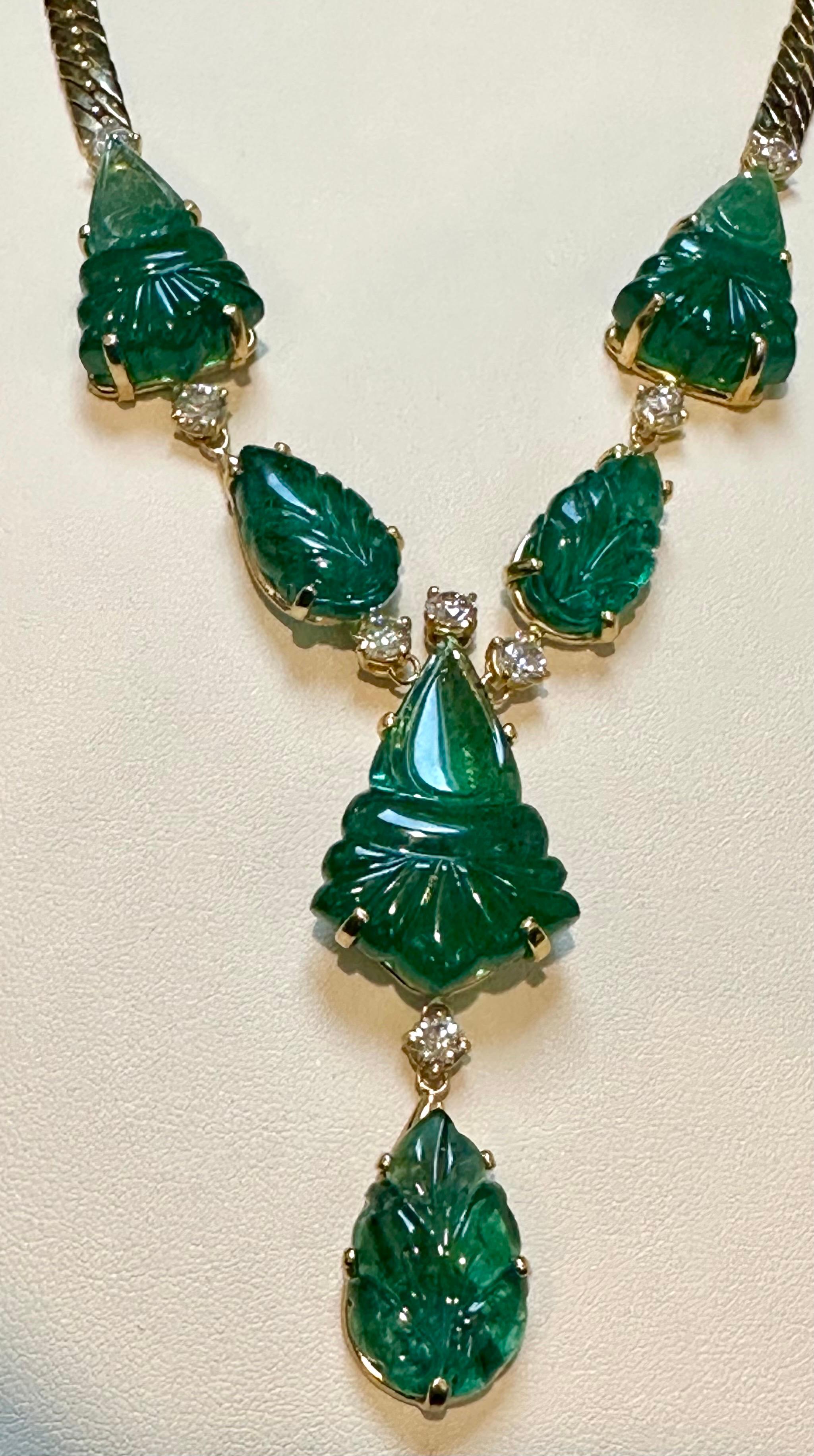 115 Ct Natural Carved Drop Emerald & 4 Ct Diamond  Necklace 18 Kt Gold Necklace In Excellent Condition For Sale In New York, NY