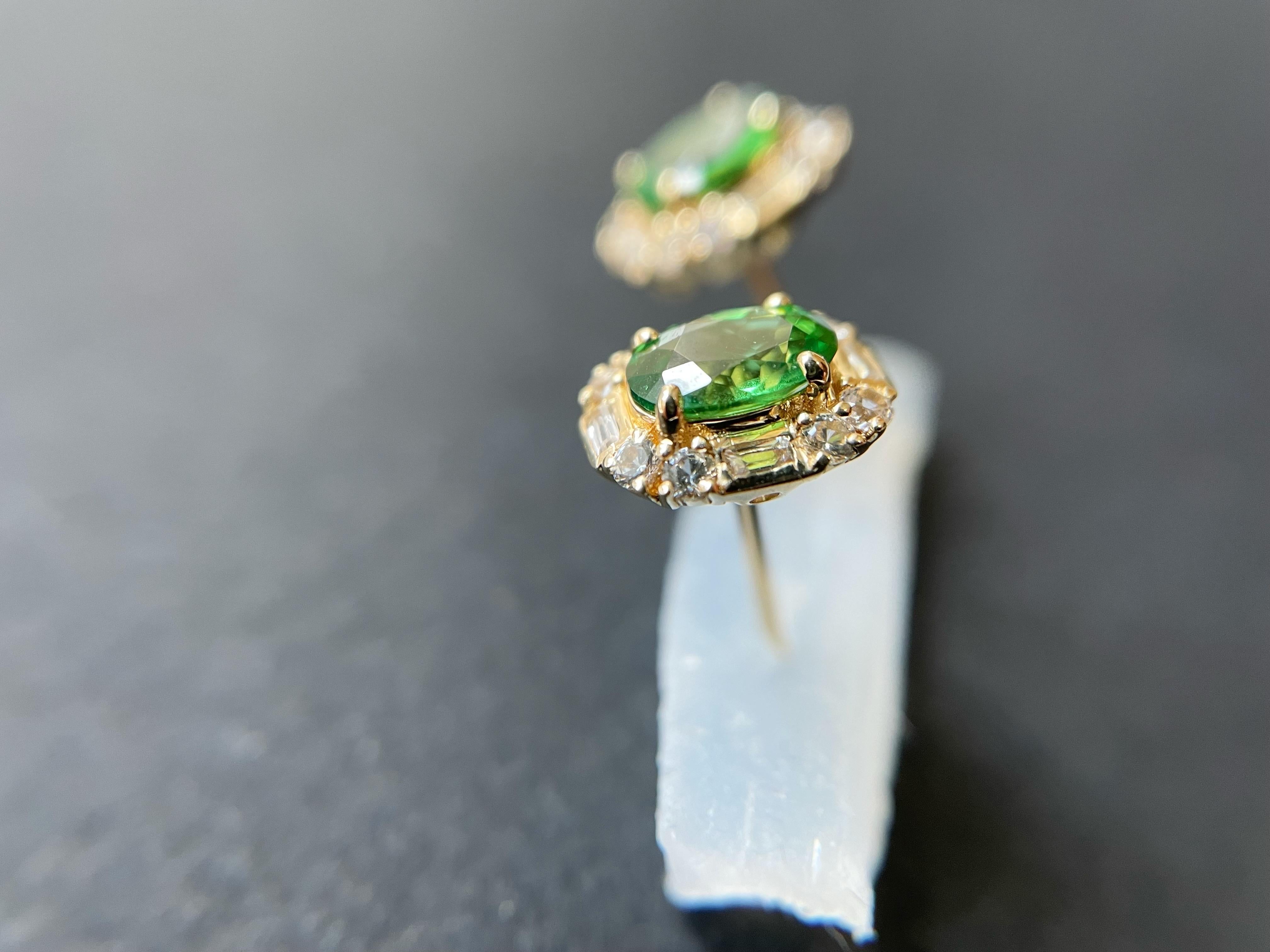 1.15 Ct - Natural Tsavorite in 18K Yellow Gold and White Sapphires Ear Studs For Sale 7
