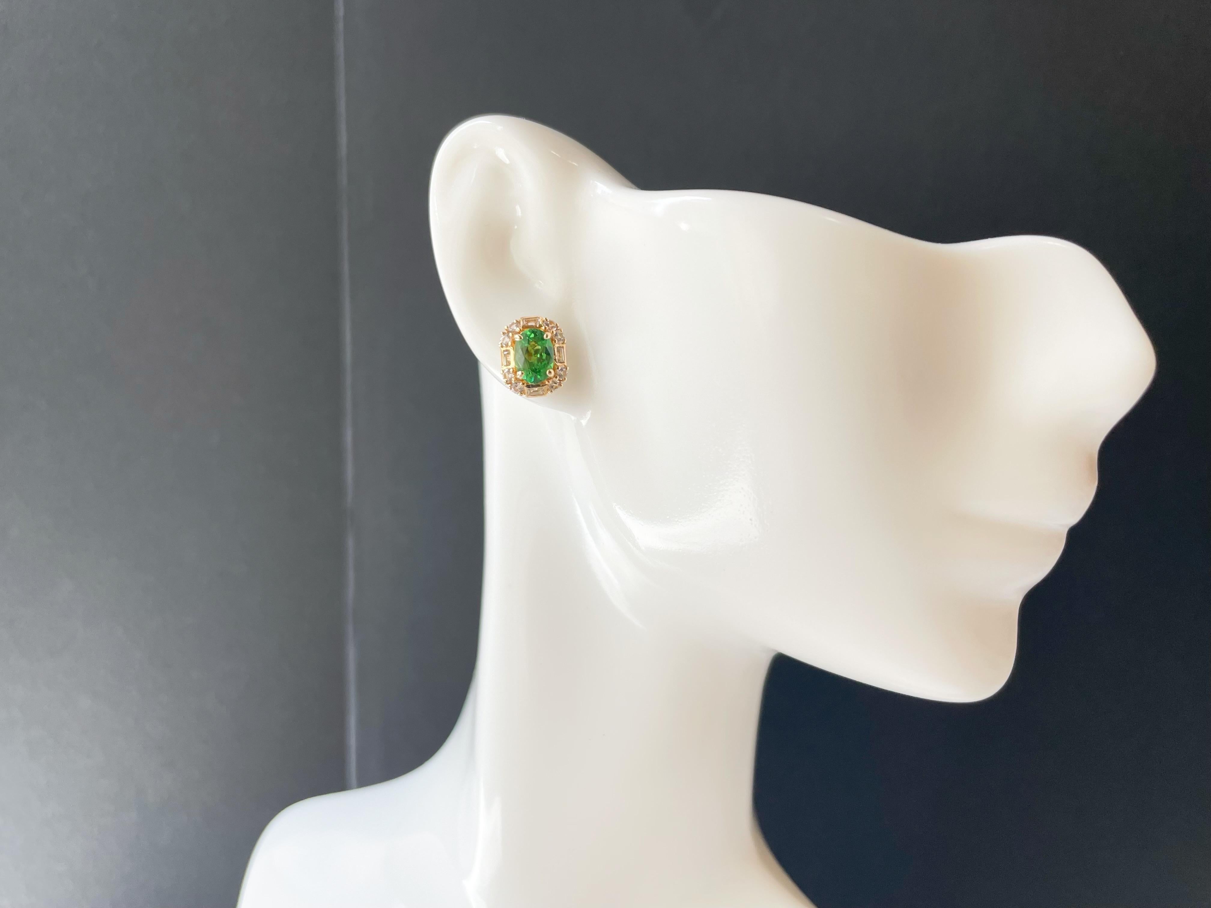 1.15 Ct - Natural Tsavorite in 18K Yellow Gold and White Sapphires Ear Studs For Sale 8